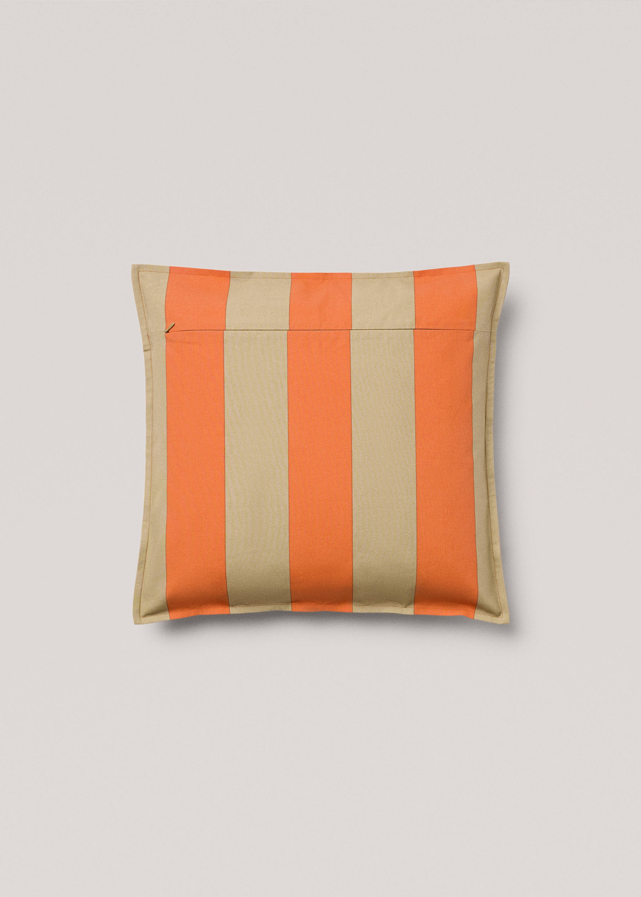 Striped water-repellent cushion cover 50x50cm - Details of the article 1