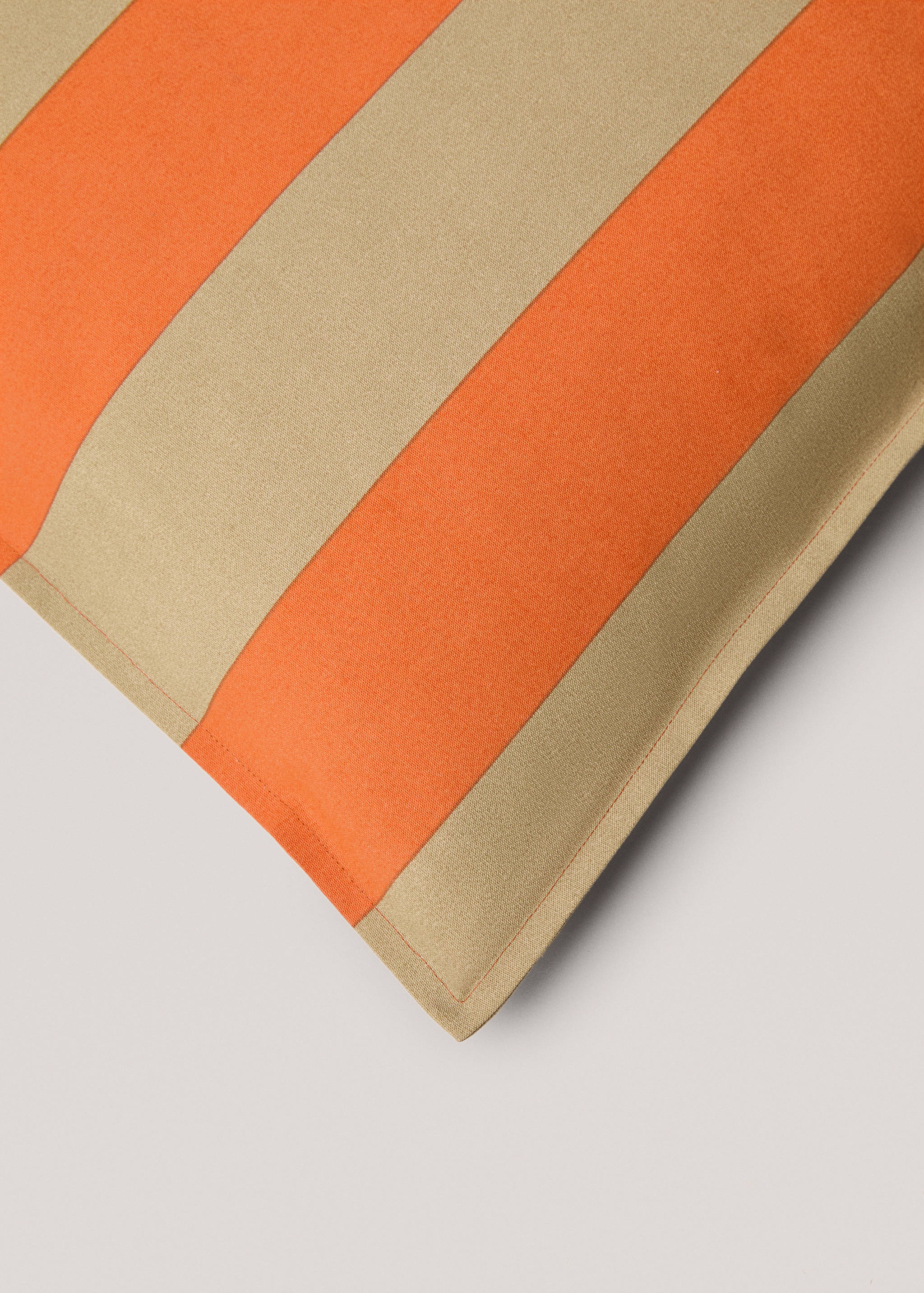 Striped water-repellent cushion cover 50x50cm - Details of the article 3