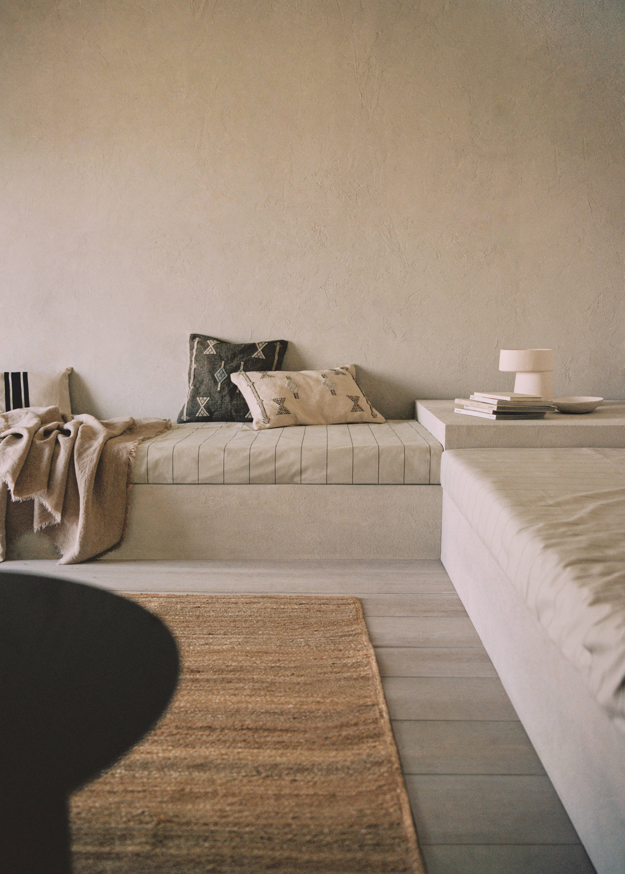 Geometric embroidered cushion cover 40x60cm - Details of the article 6