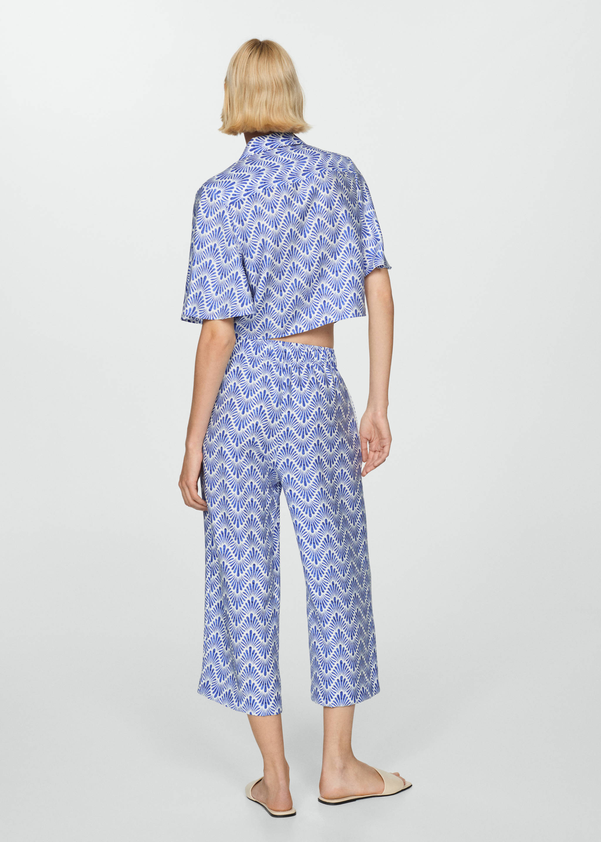 Knot printed shirt - Reverse of the article