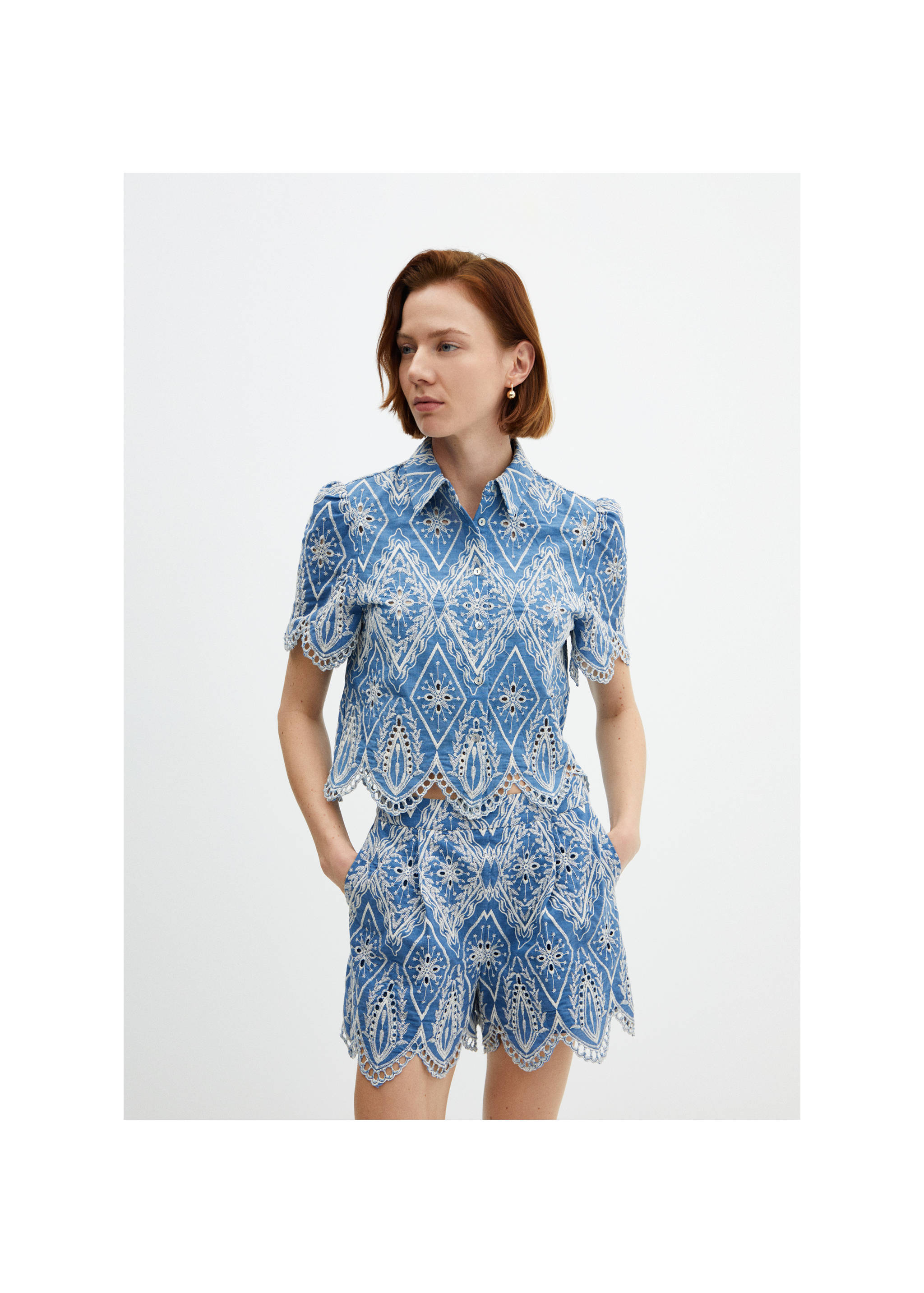 Embroidered openwork shirt - Medium plane, Blue. Ref: 67008647-00.