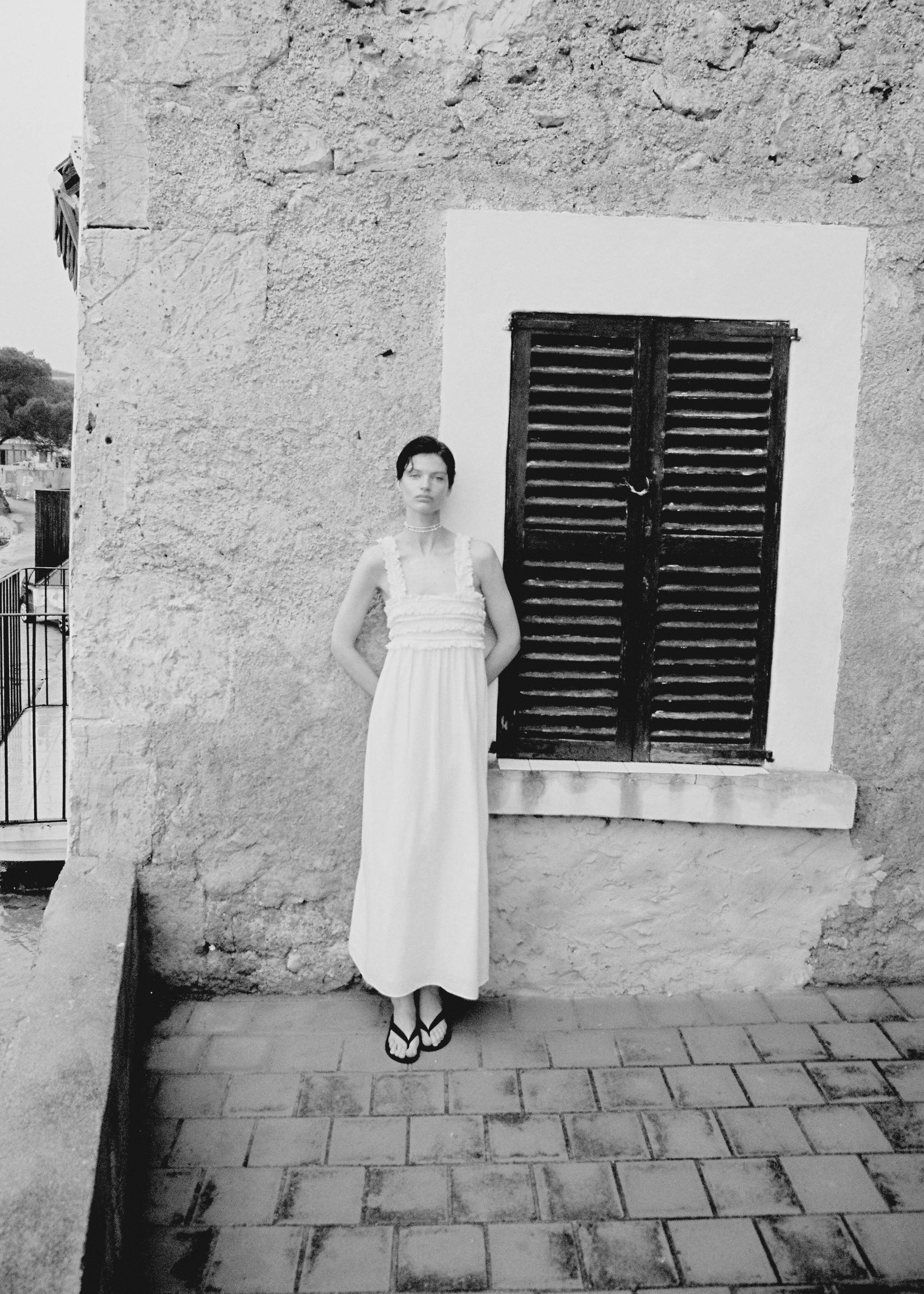 Dress with straps and fringe detail - Details of the article 7