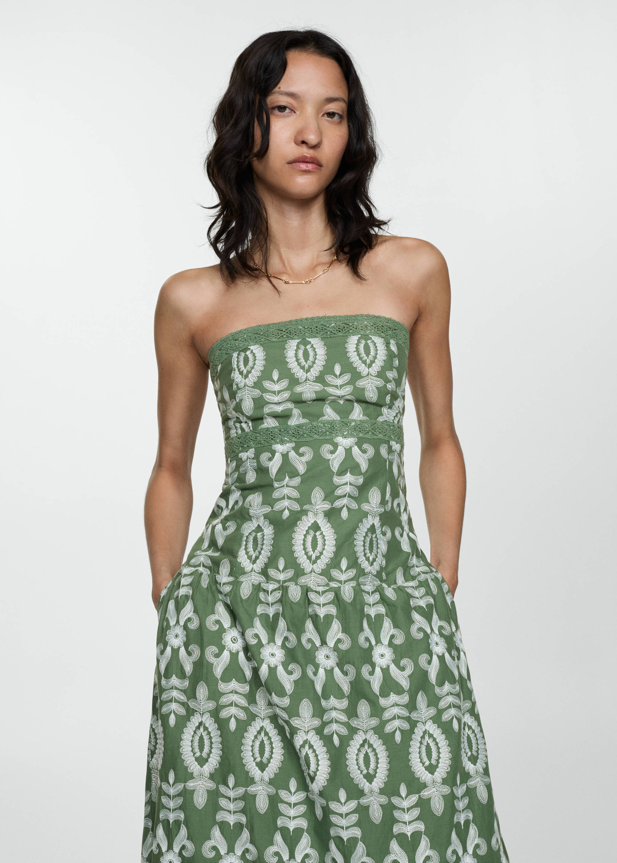 Strapless embroidered dress - Medium plane