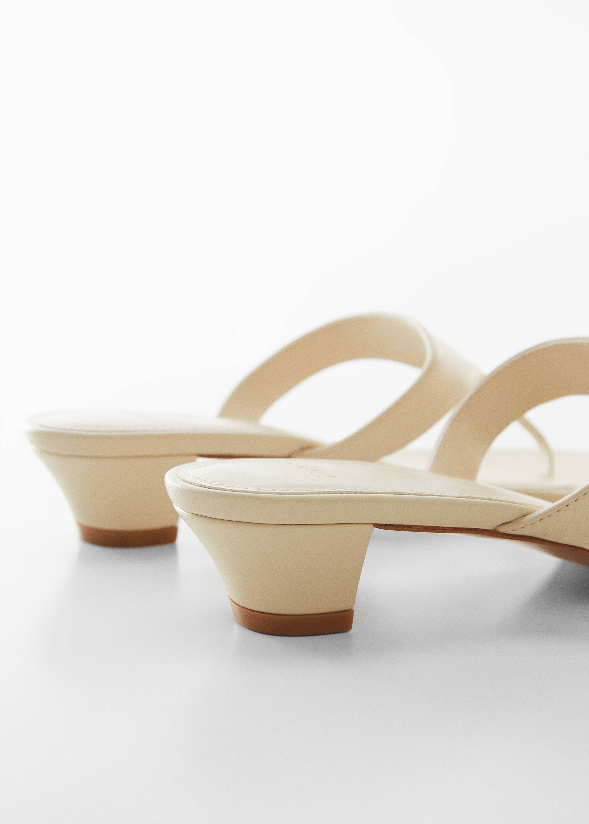 Kitten-heel leather sandal - Details of the article 1