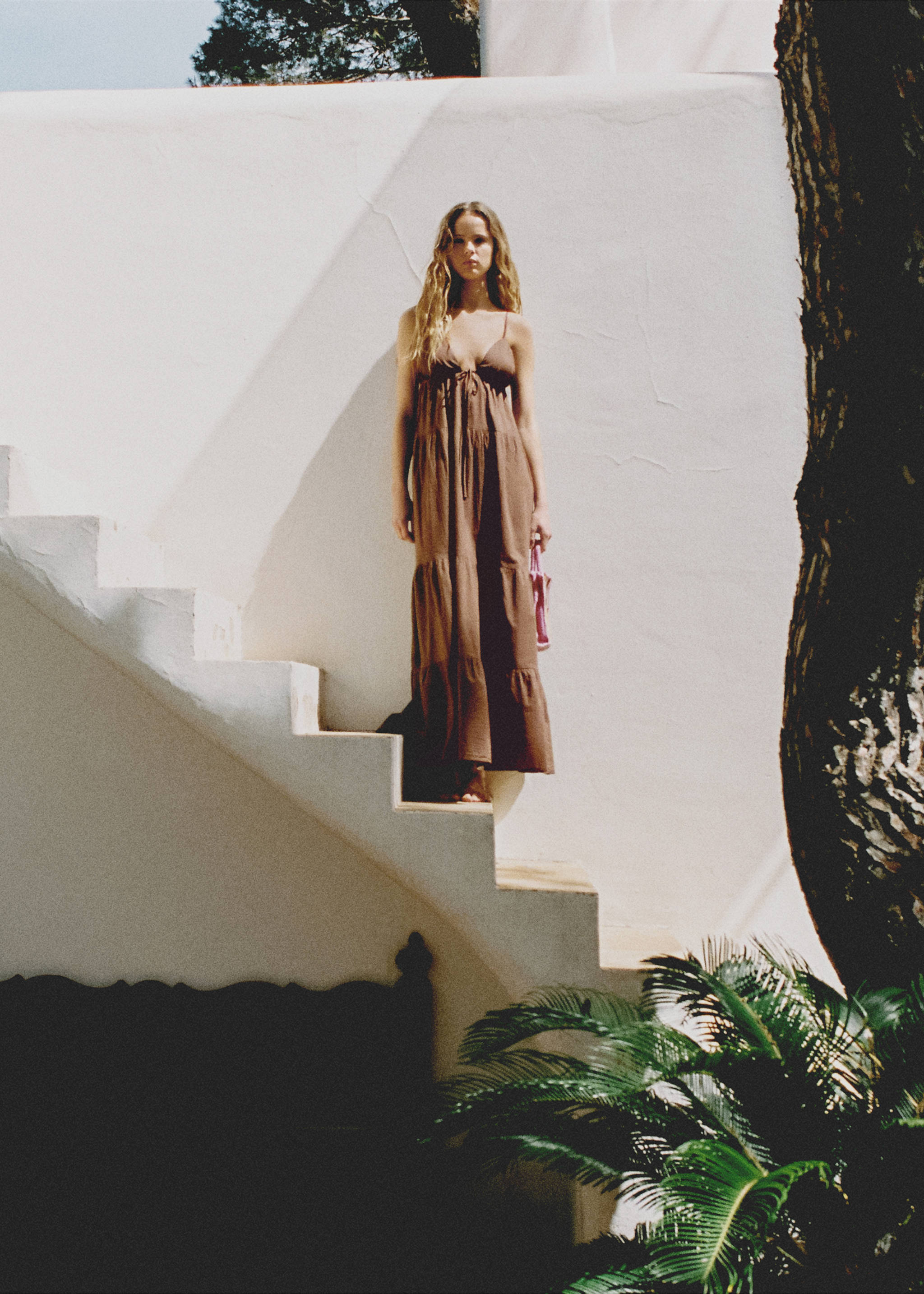 Long dress with bow neckline - Details of the article 6