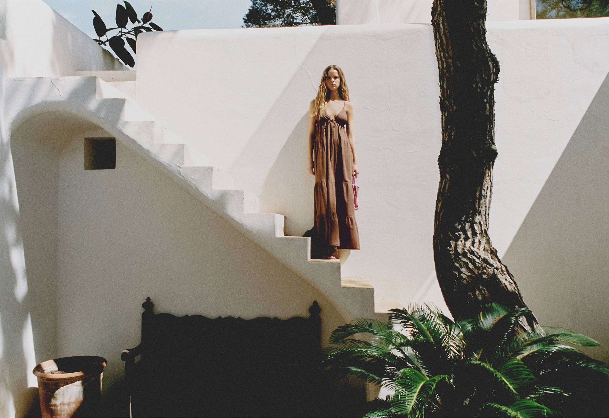 Long dress with bow neckline - Panoramic plane