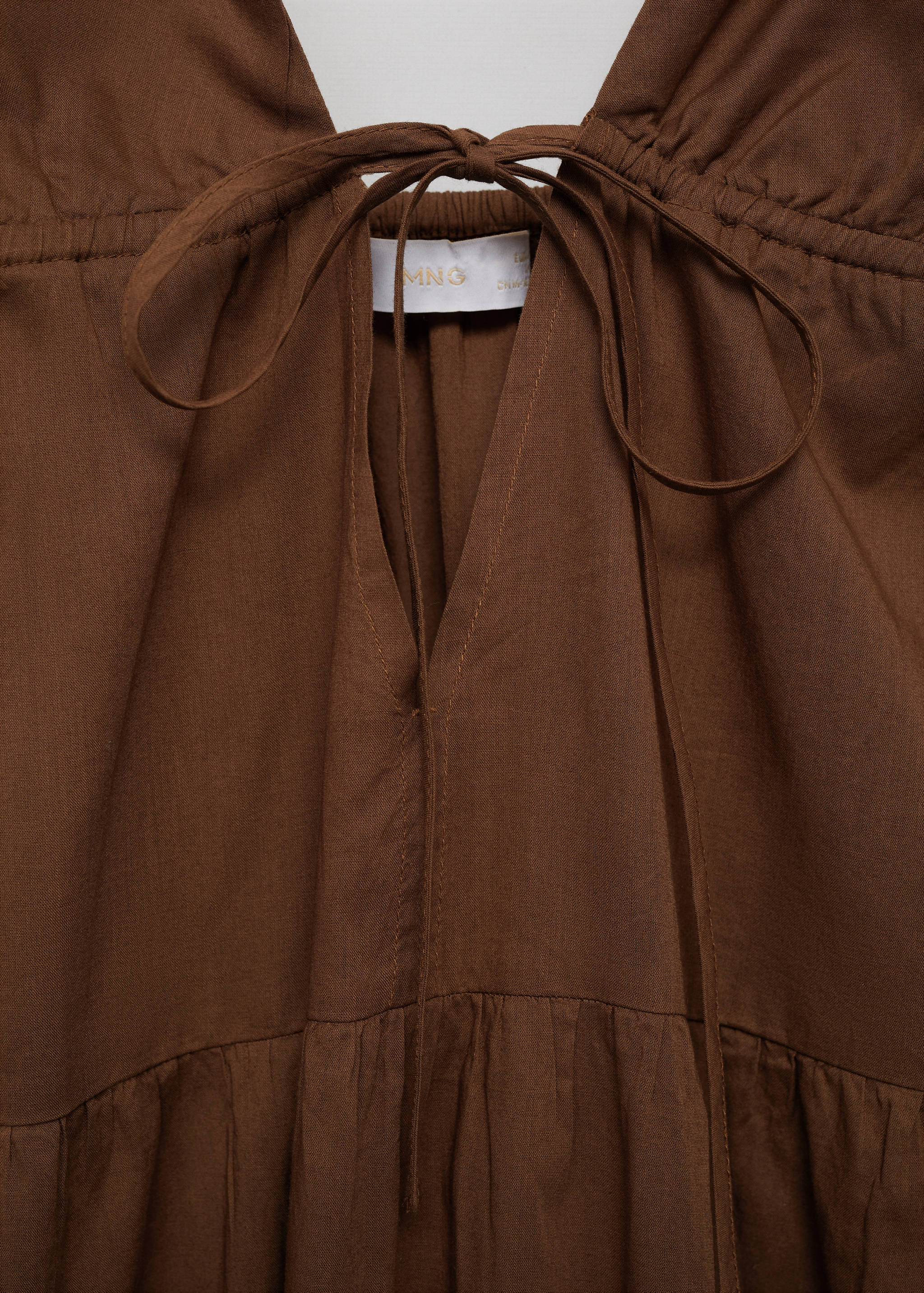 Long dress with bow neckline - Details of the article 8