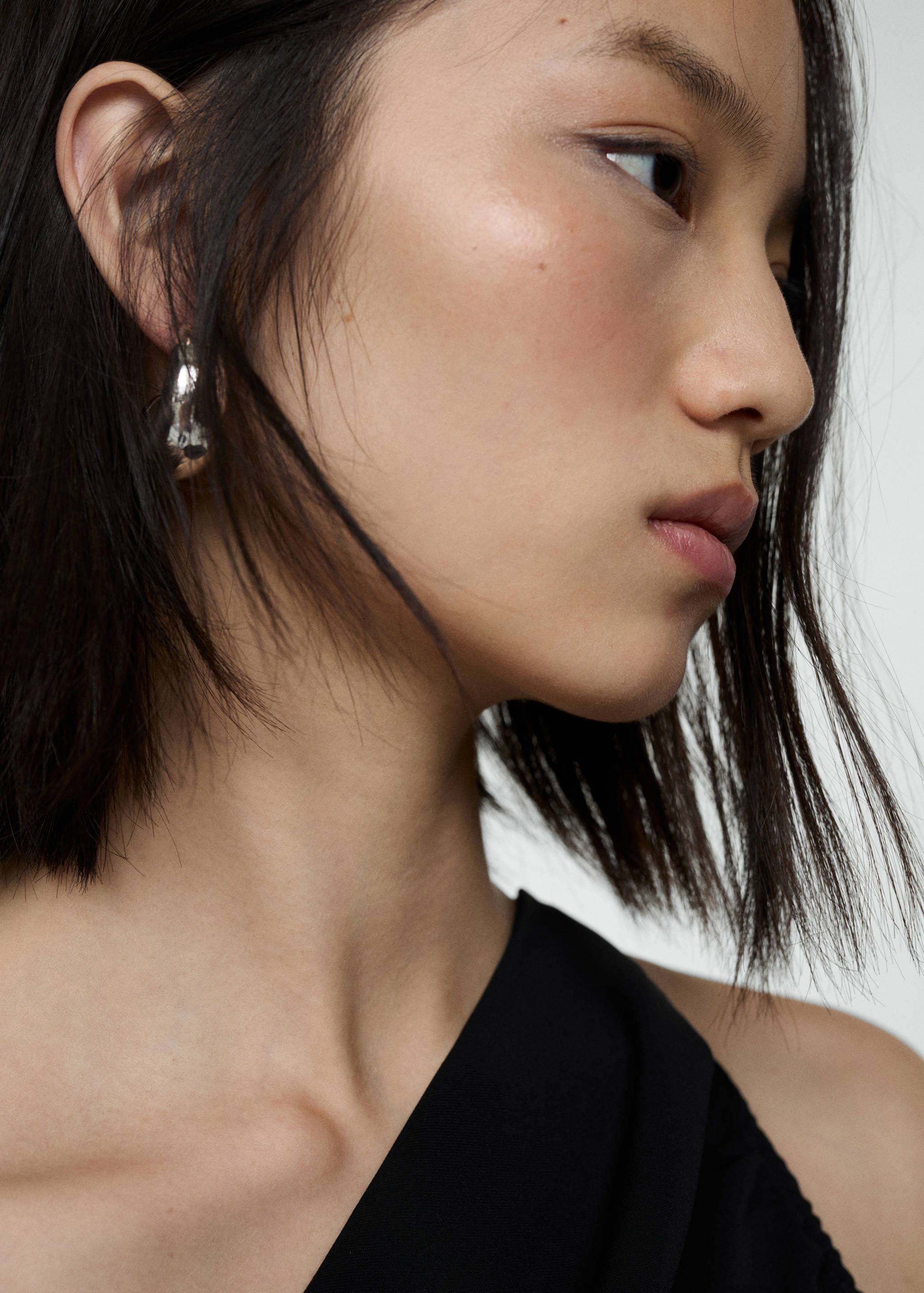 Asymmetric neckline dress - Details of the article 1