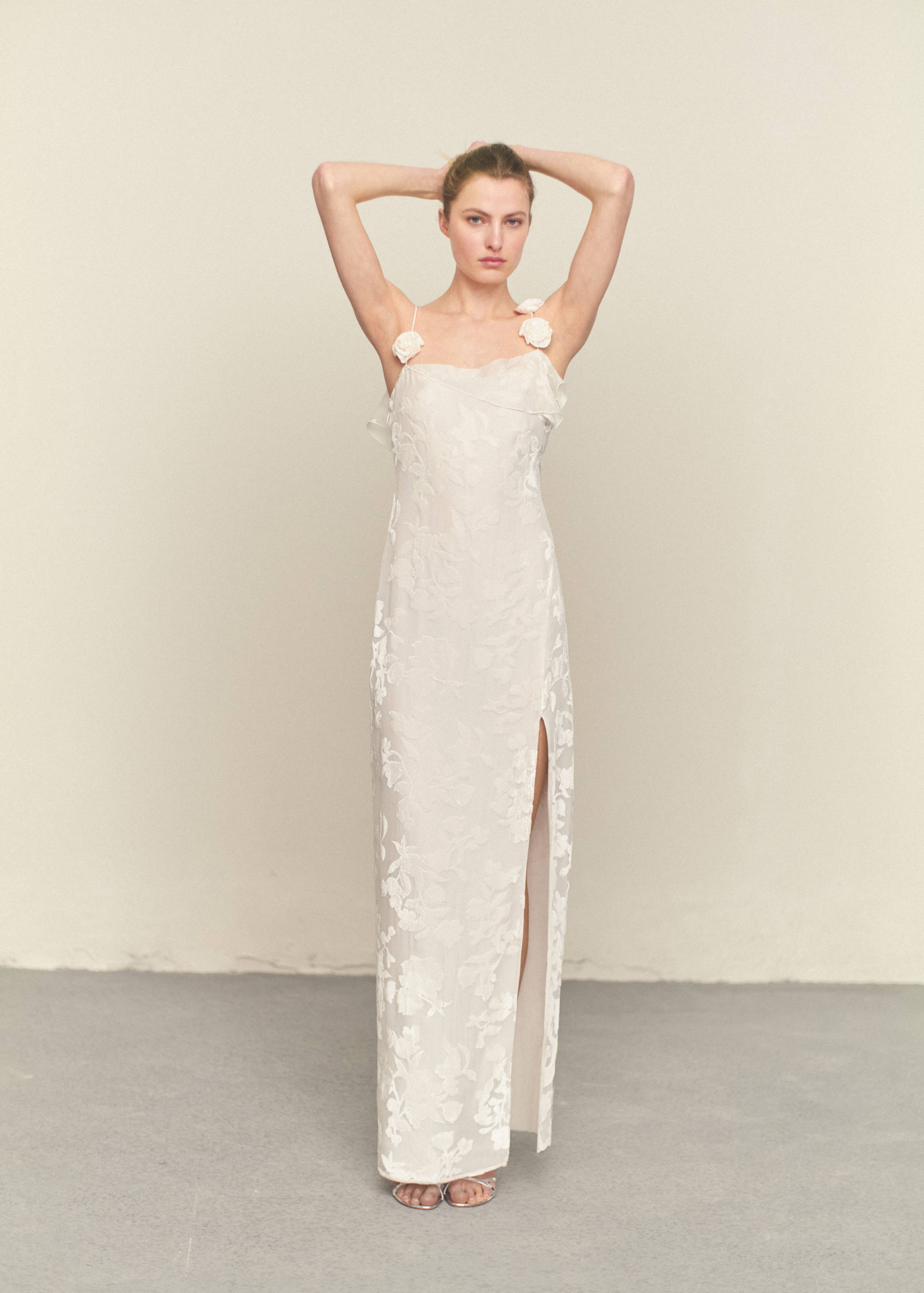 Robe dévoré fleurs fente latérale - Plan général