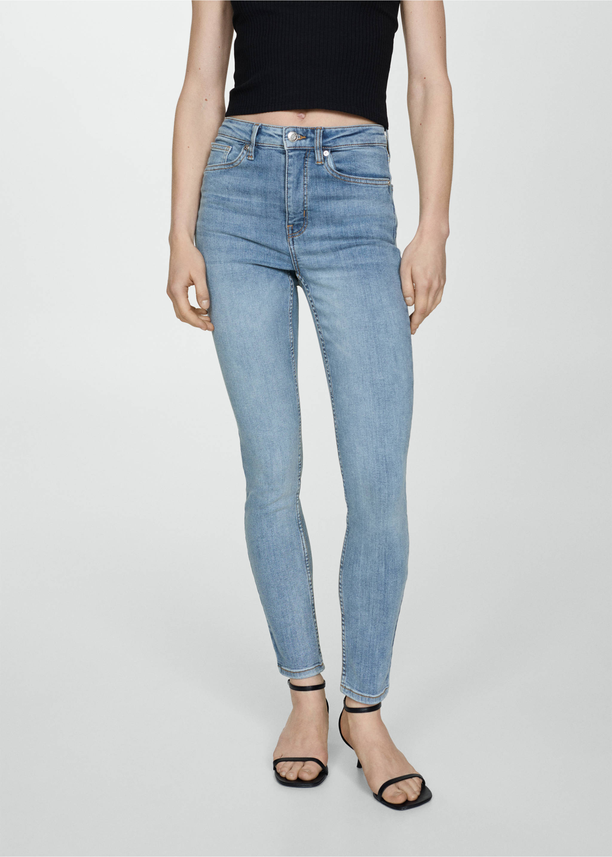 جينز بخصر عالي skinny - رؤية وسط, أزرق متوسط. Ref: 67010288-00.