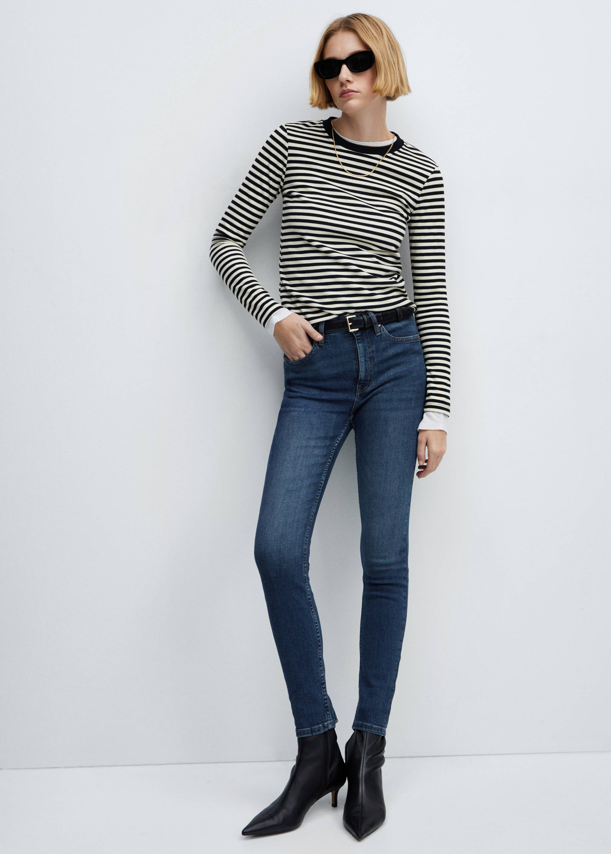 High-rise skinny jeans - Details of the article 2