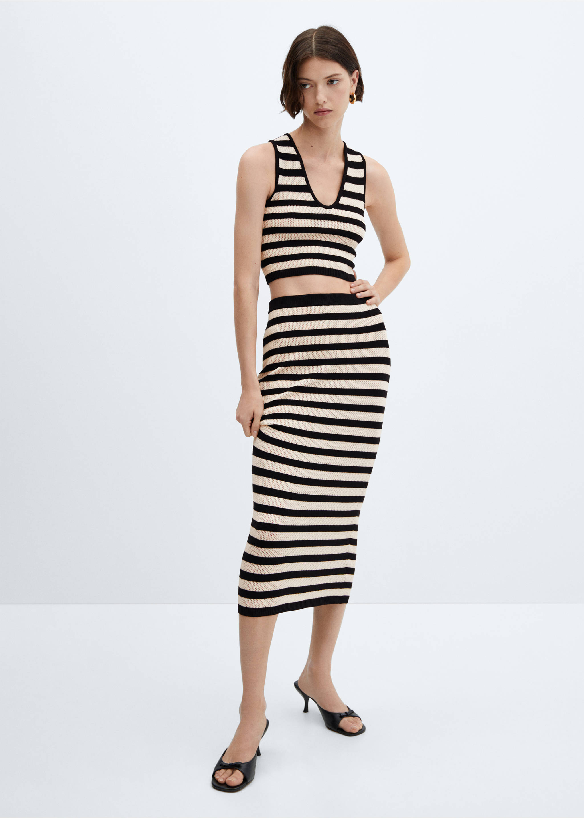Knitted skirt with openwork details - General plane, Black. Ref: 67010372-00.
