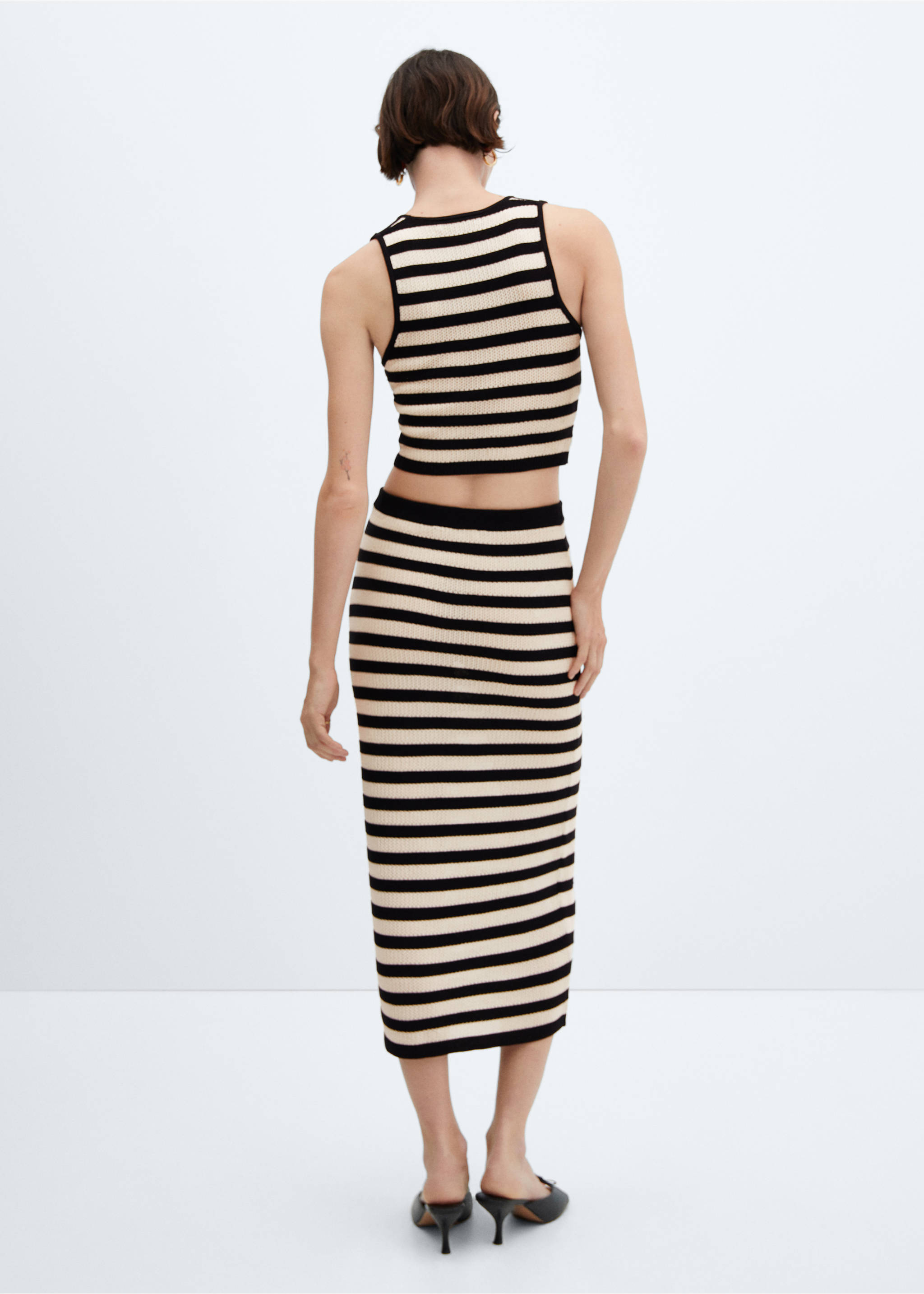 Knitted skirt with openwork details - Reverse of the article, Black. Ref: 67010372-00.
