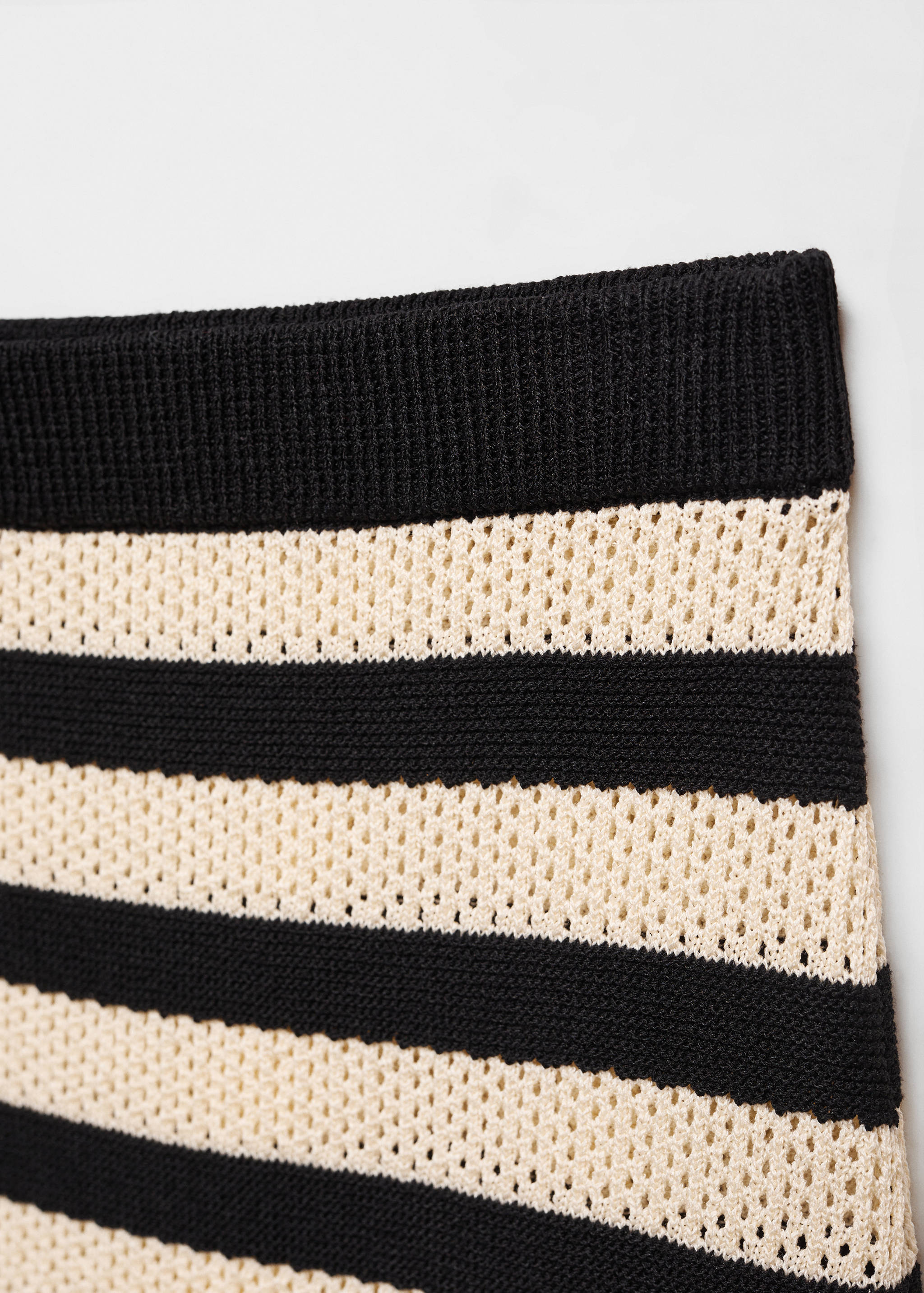 Knitted skirt with openwork details - Details of the article 8