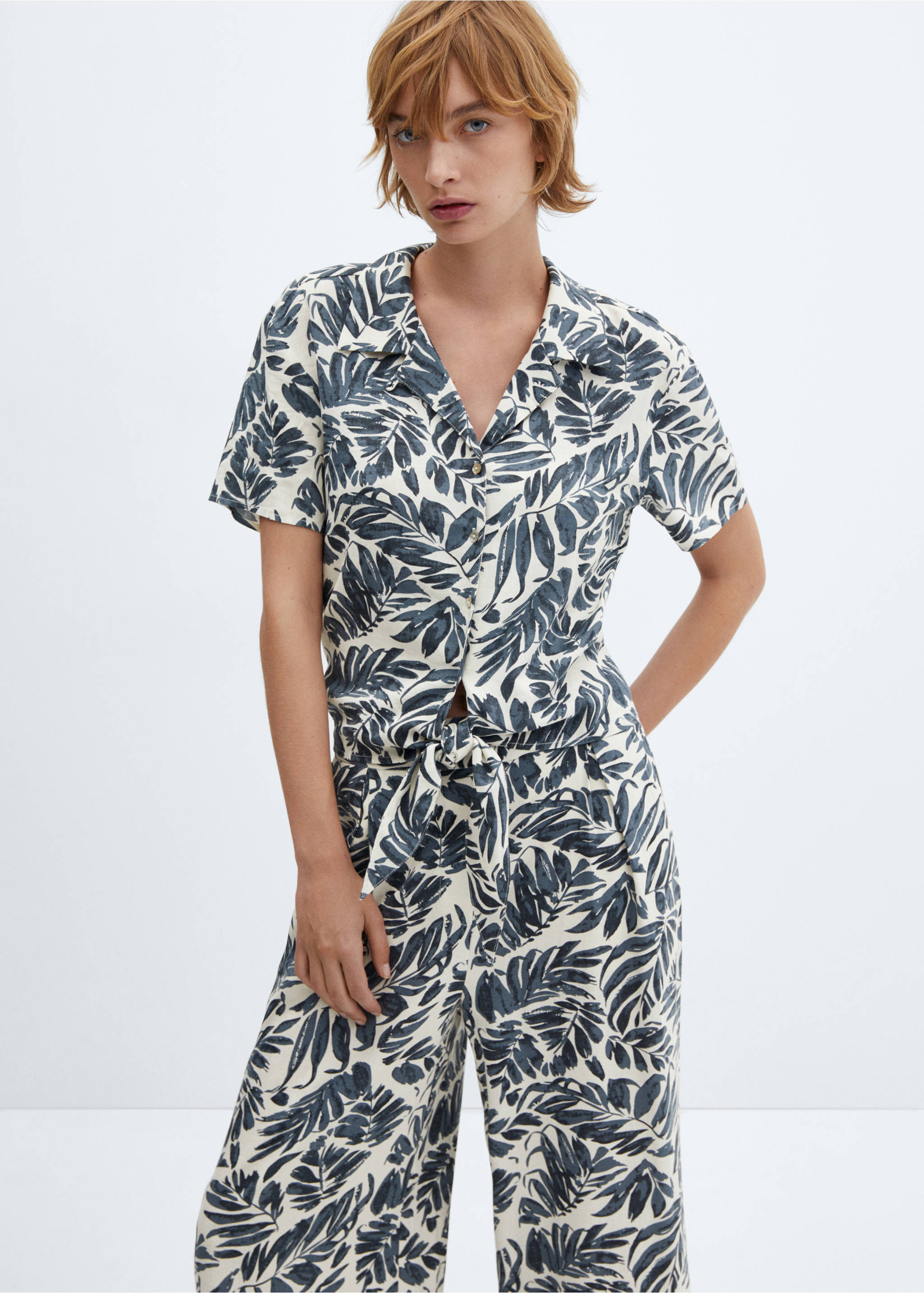 Linen-blend short-sleeve shirt - Medium plane, Dark Navy. Ref: 67010448-00.