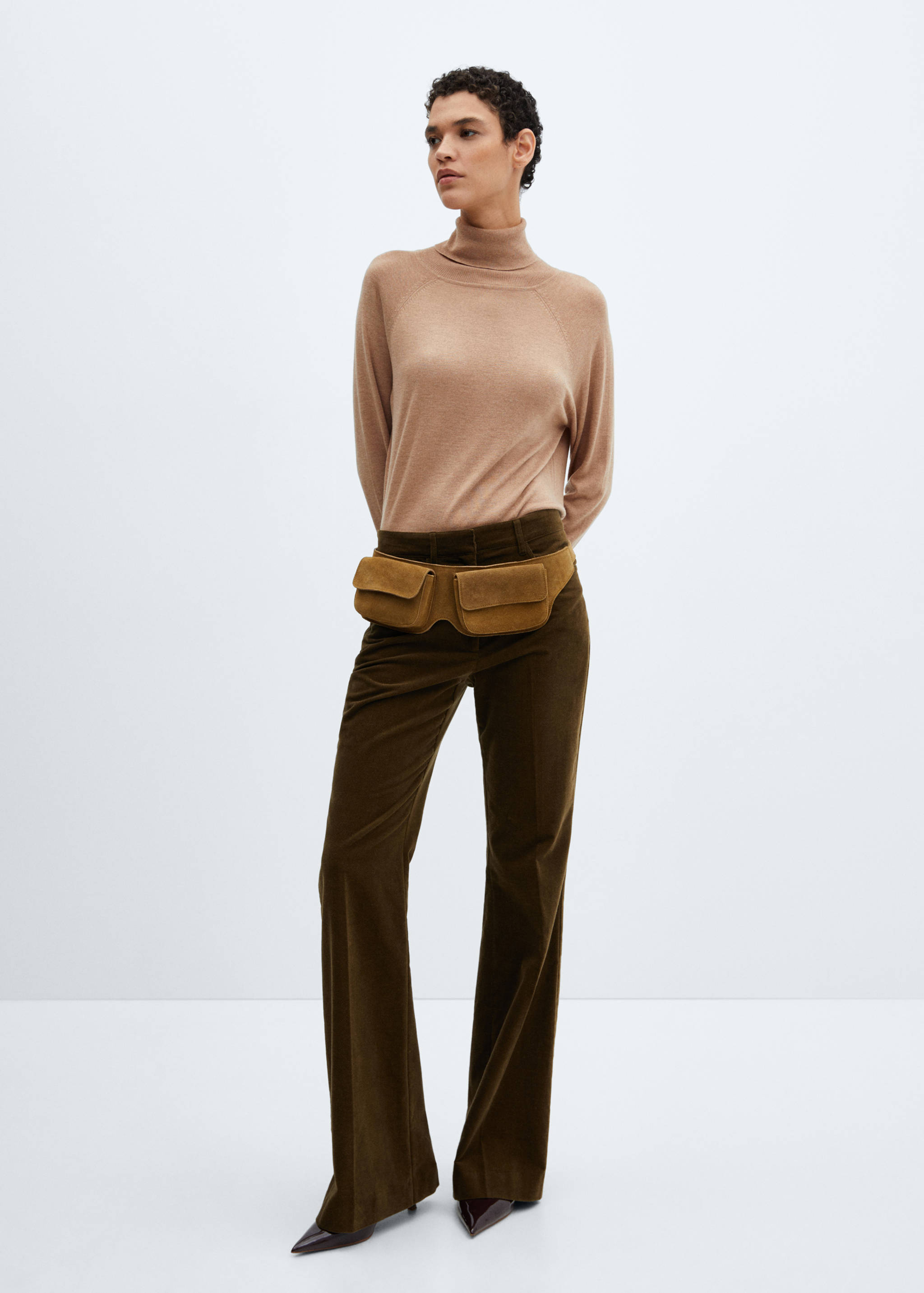 Fine-knit turtleneck sweater - General plane