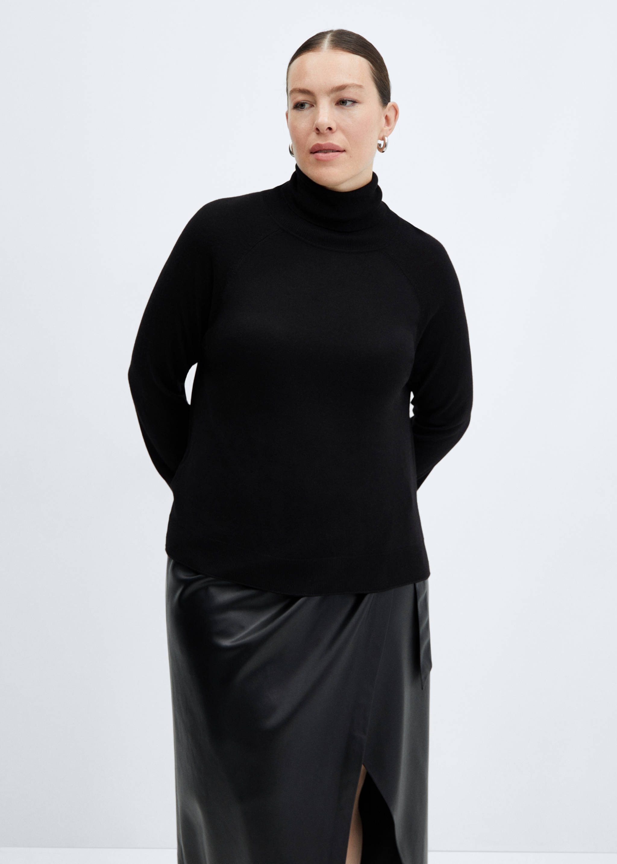 Fine-knit turtleneck sweater - Details of the article 5