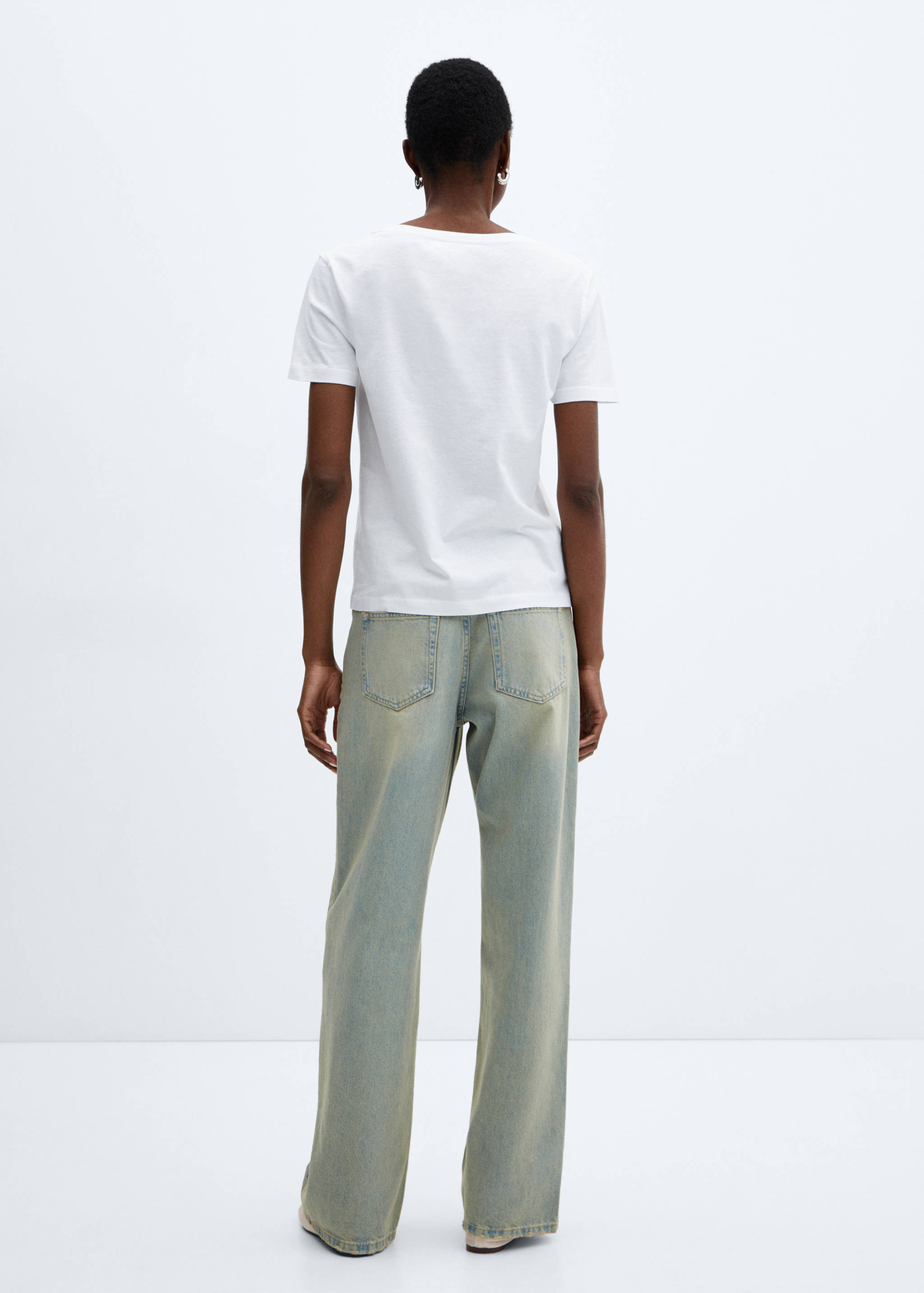 V-neck cotton T-shirt - Reverse of the article