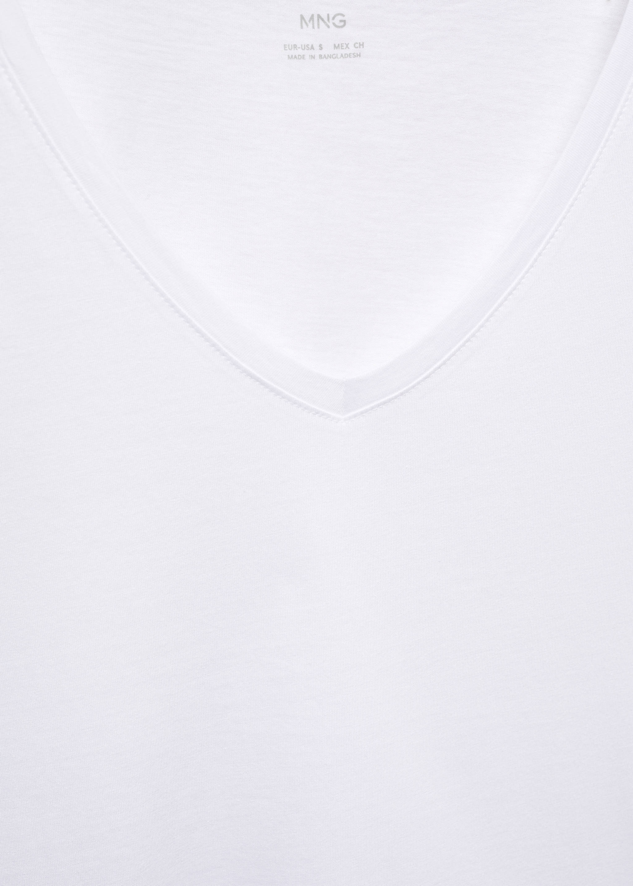 V-neck cotton T-shirt - Details of the article 8