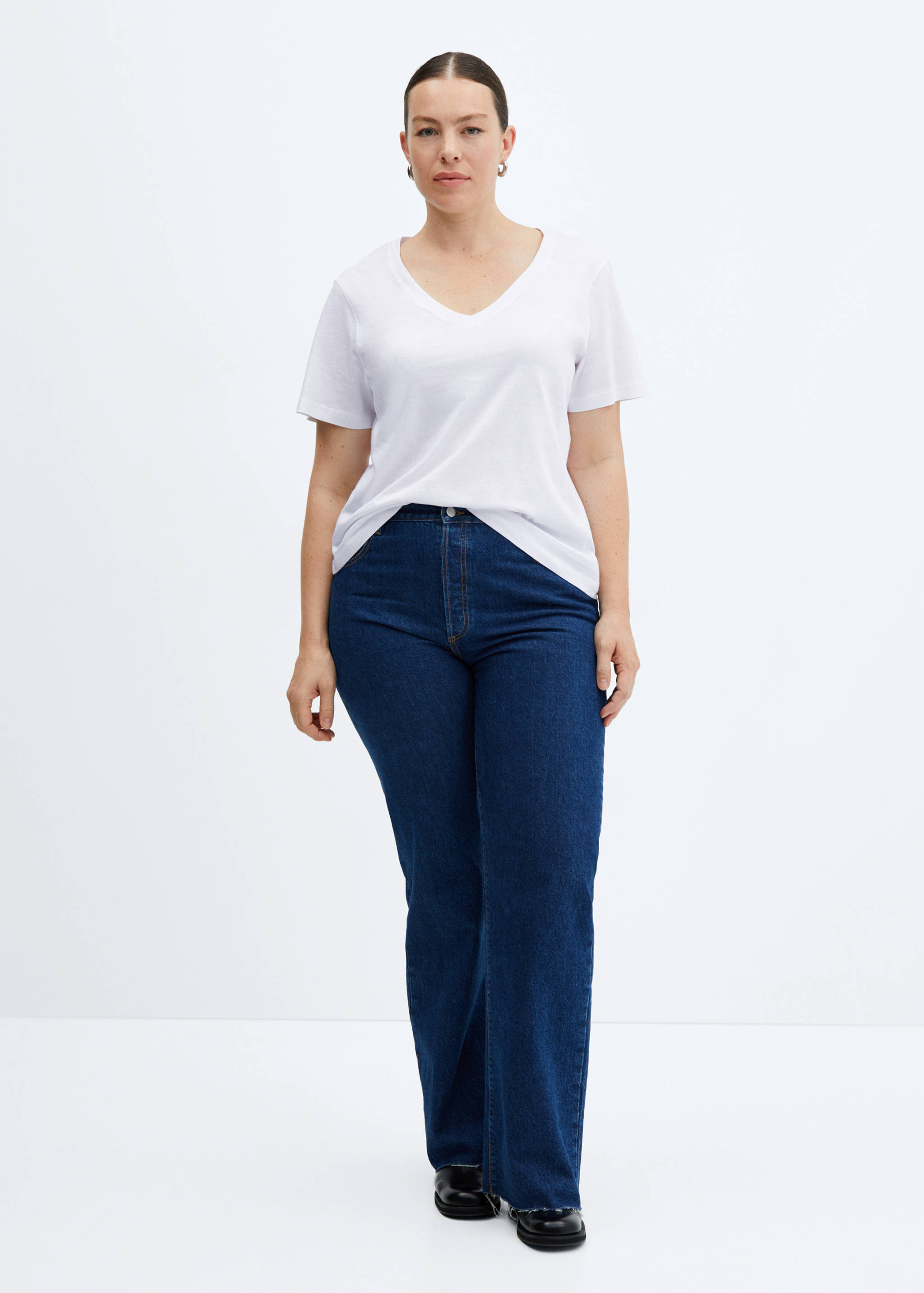 V-neck cotton T-shirt - Details of the article 3