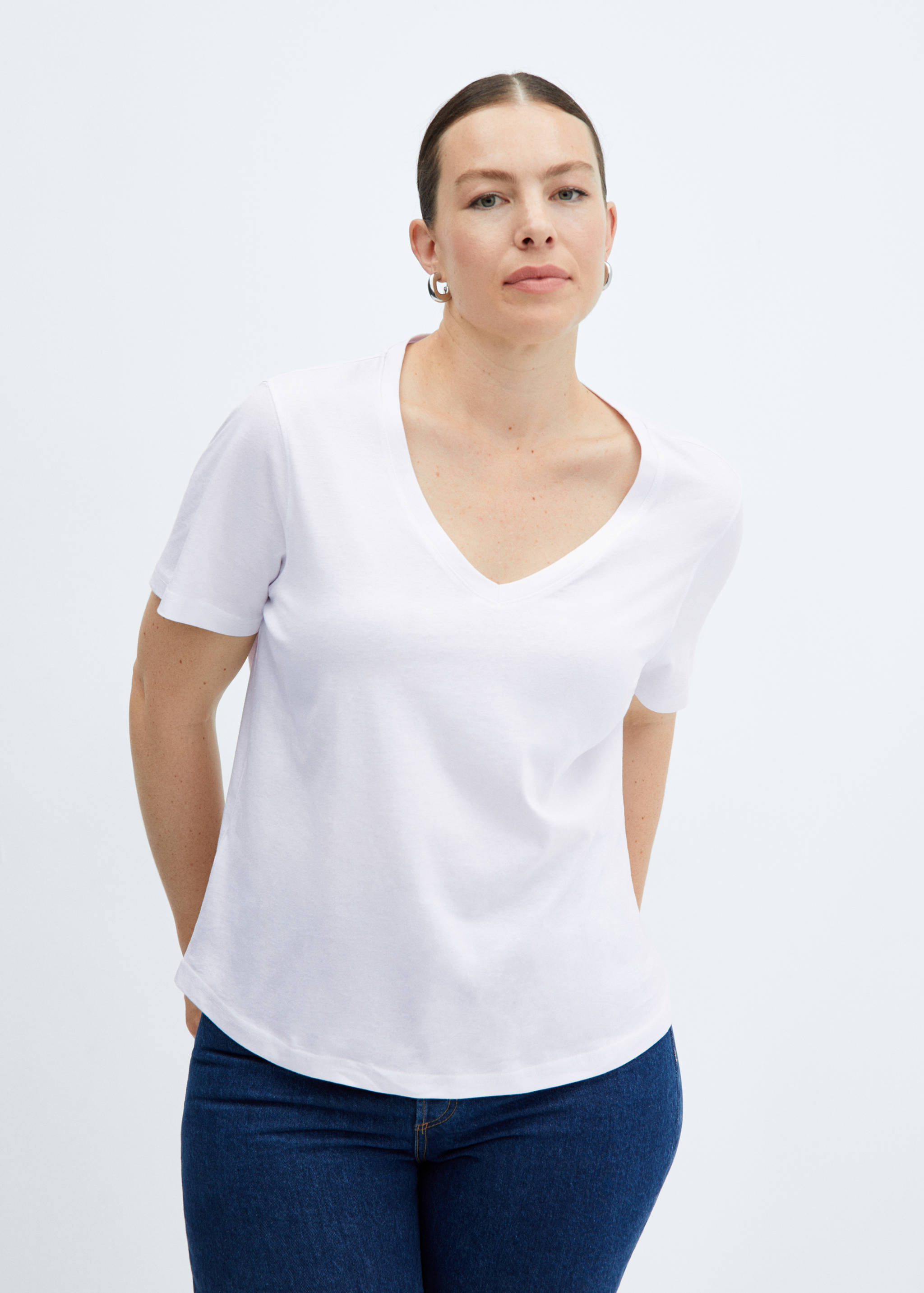 V-neck cotton T-shirt - Details of the article 5