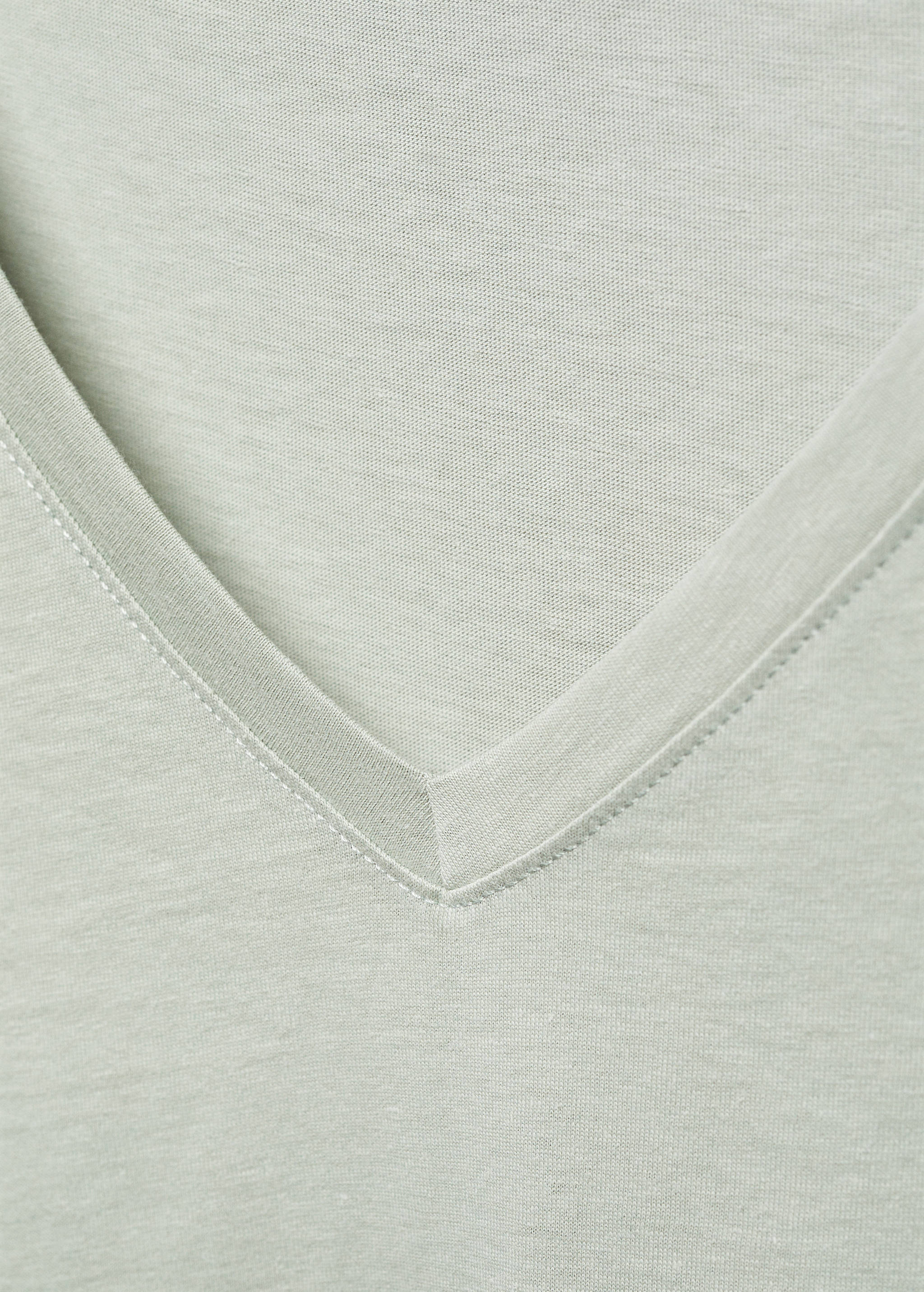 V-neck cotton T-shirt - Details of the article 8
