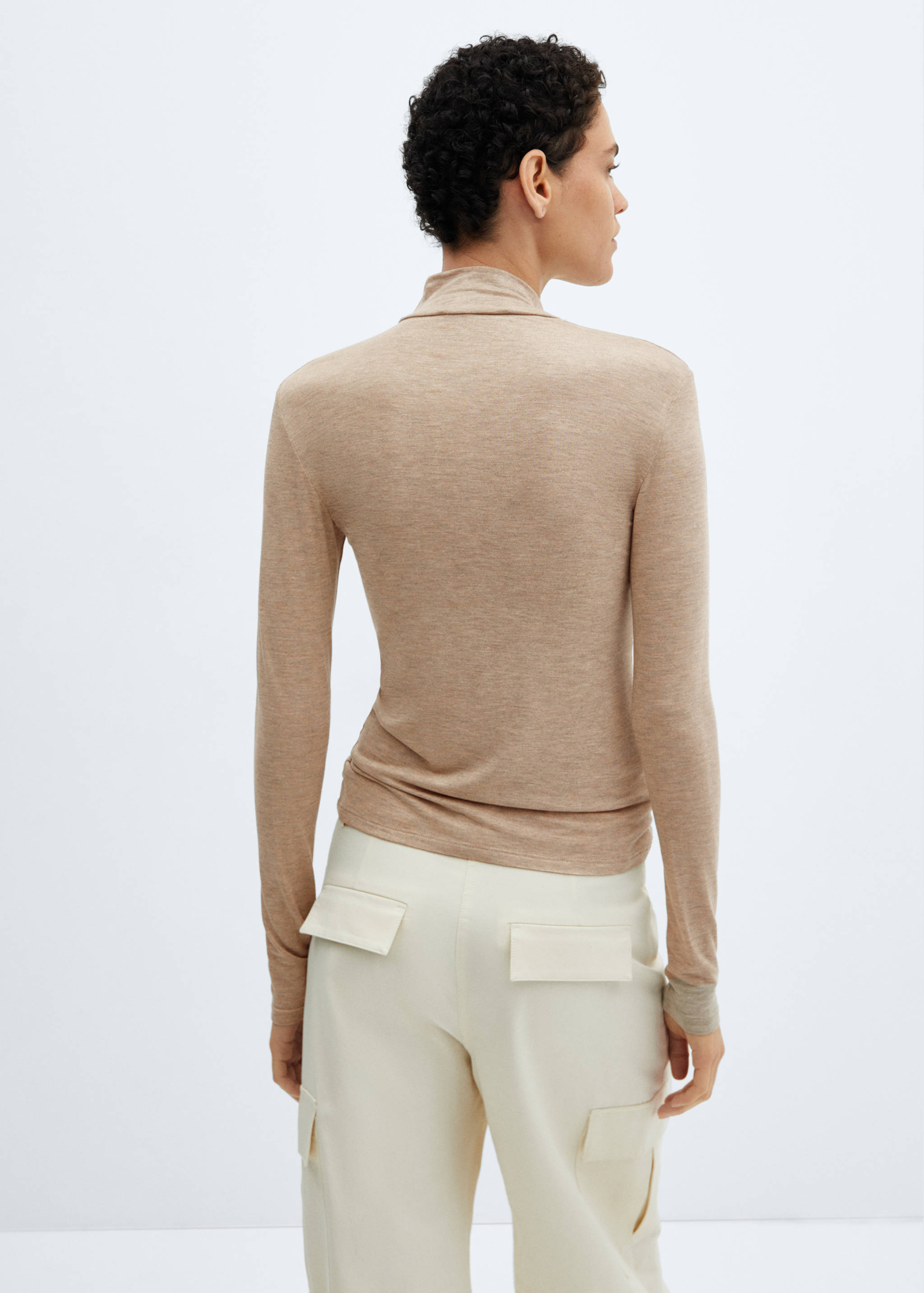 Turtleneck long-sleeved t-shirt - Reverse of the article