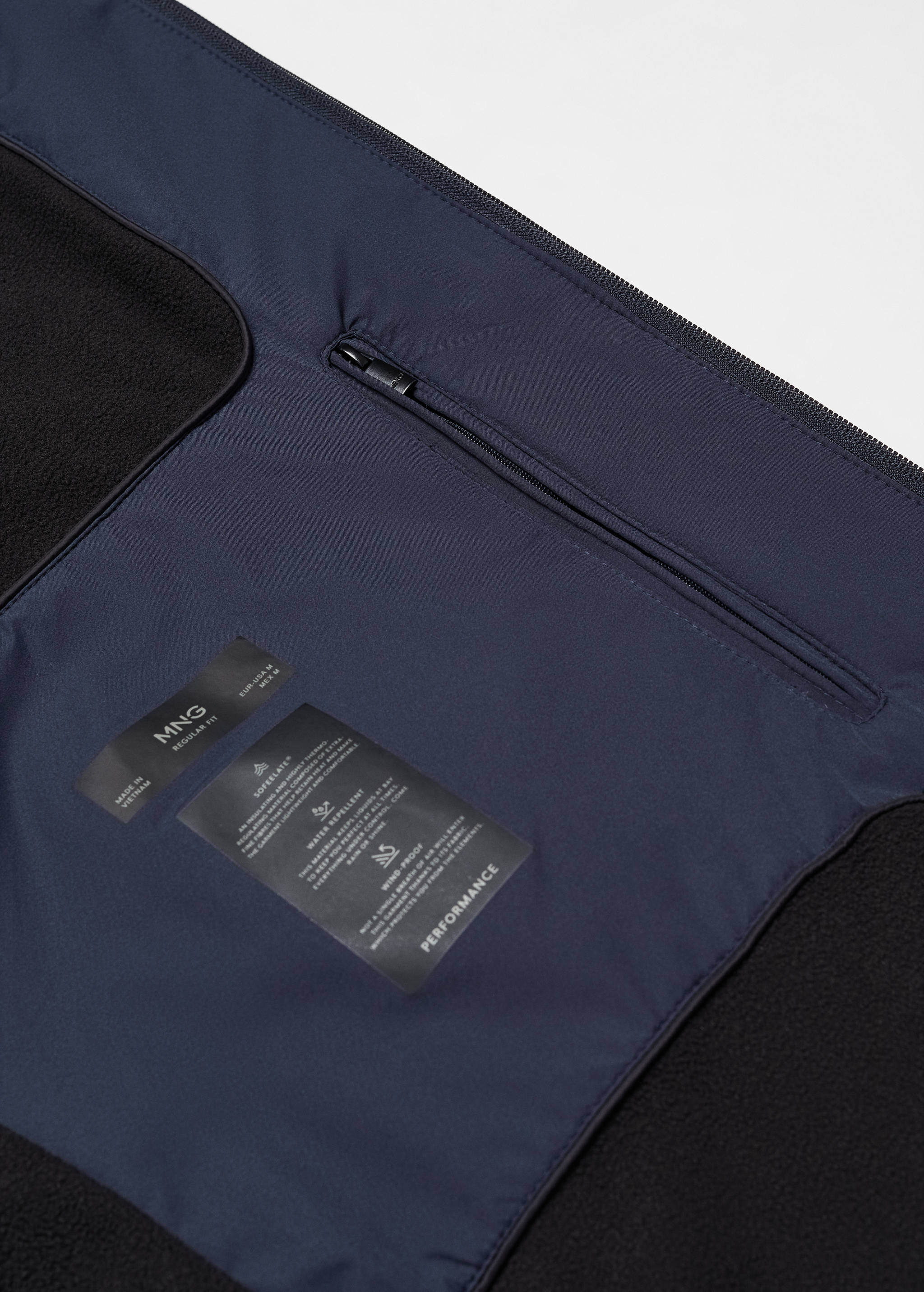 Water-repellent hooded quilted jacket - Details of the article 8