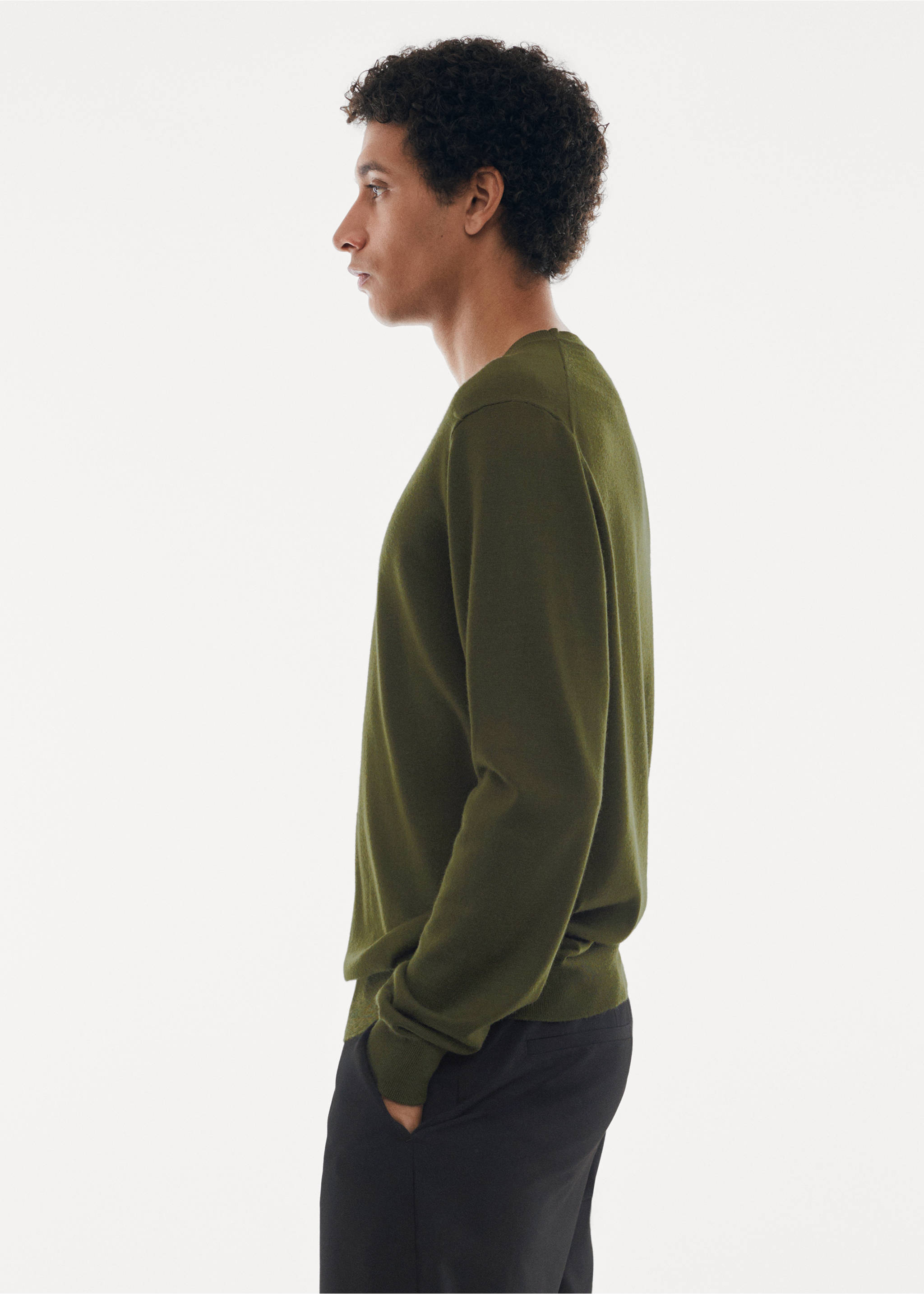Pull laine mérinos lavable - Détail de l'article 2, Kaki. Ref: 67010657-00.