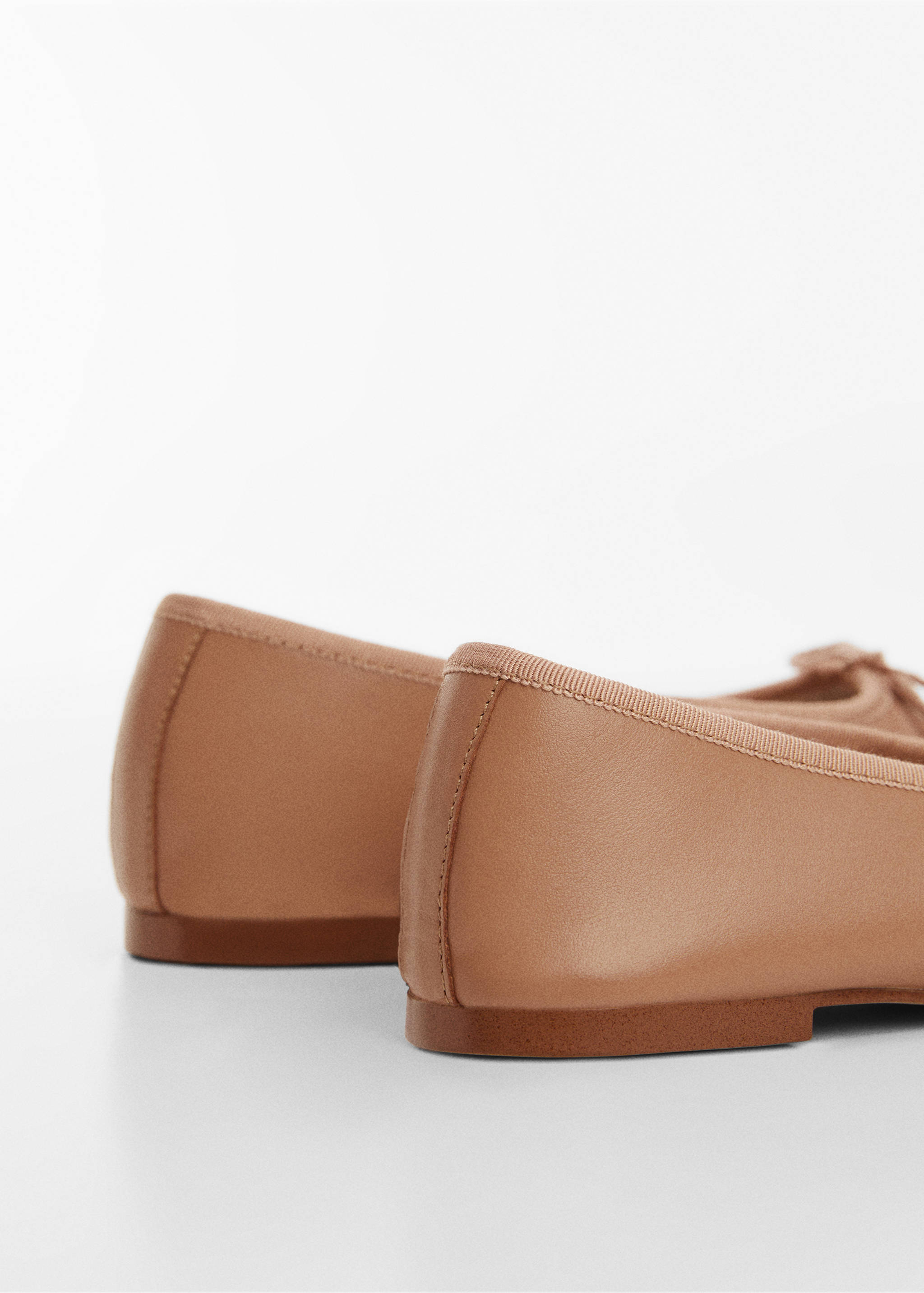 Leather ballet flats with bow - Details of the article 1