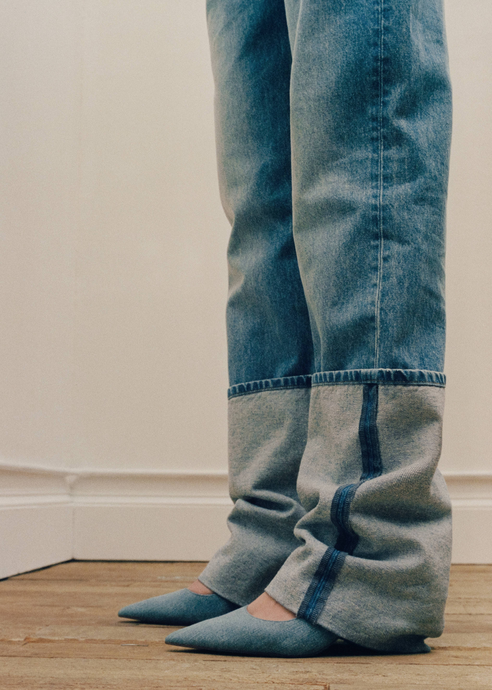 High-heeled denim shoes - General plane