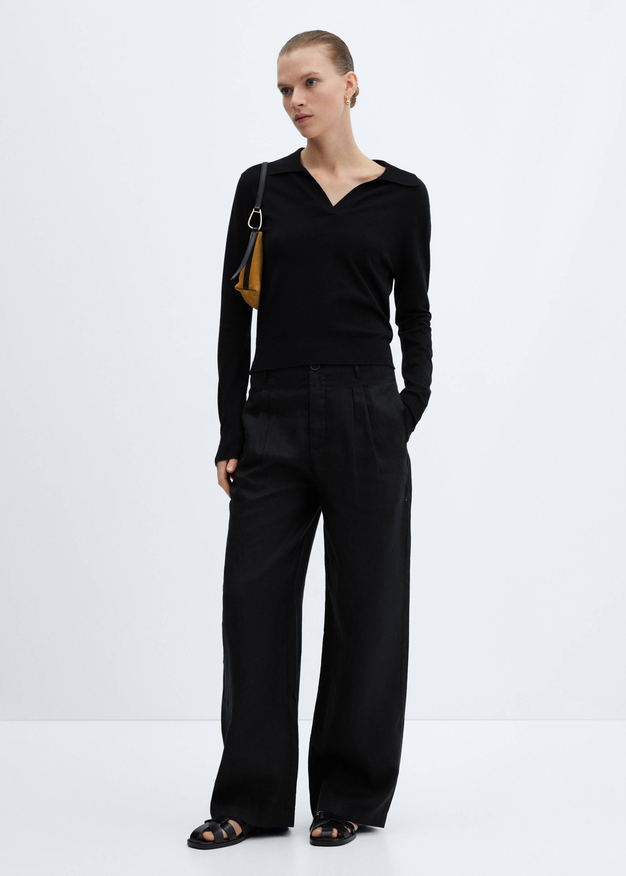 Knitted polo-neck sweater - General plane