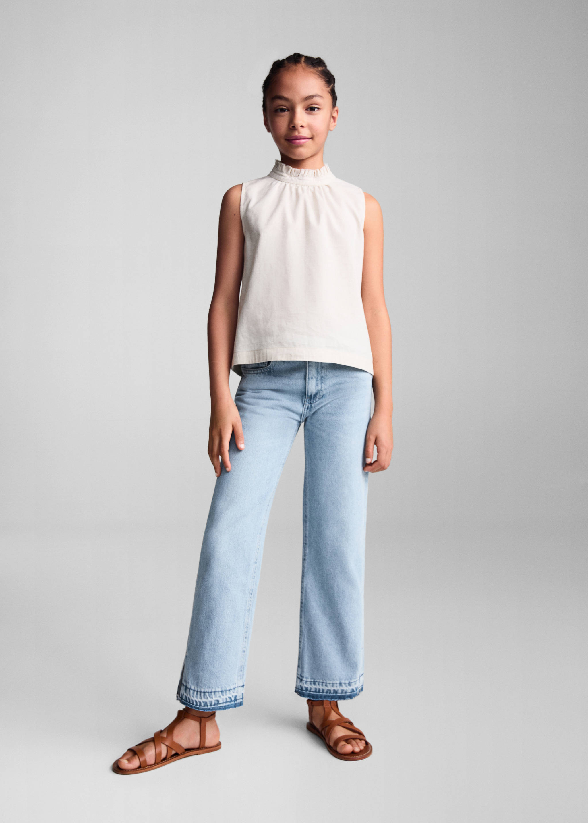 Jeans straight abertura - Plano general