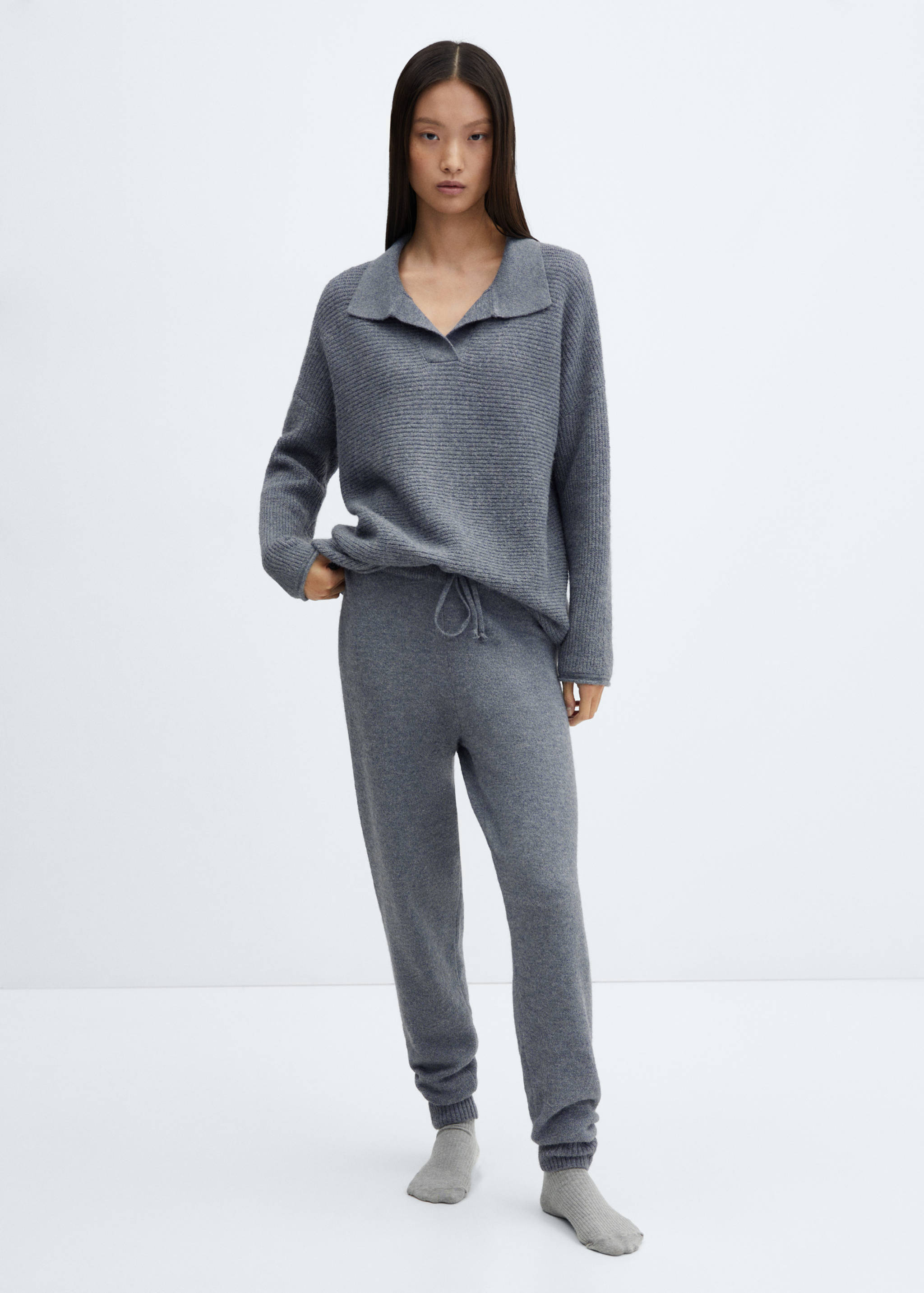 Oversized knitted sweater - General plane