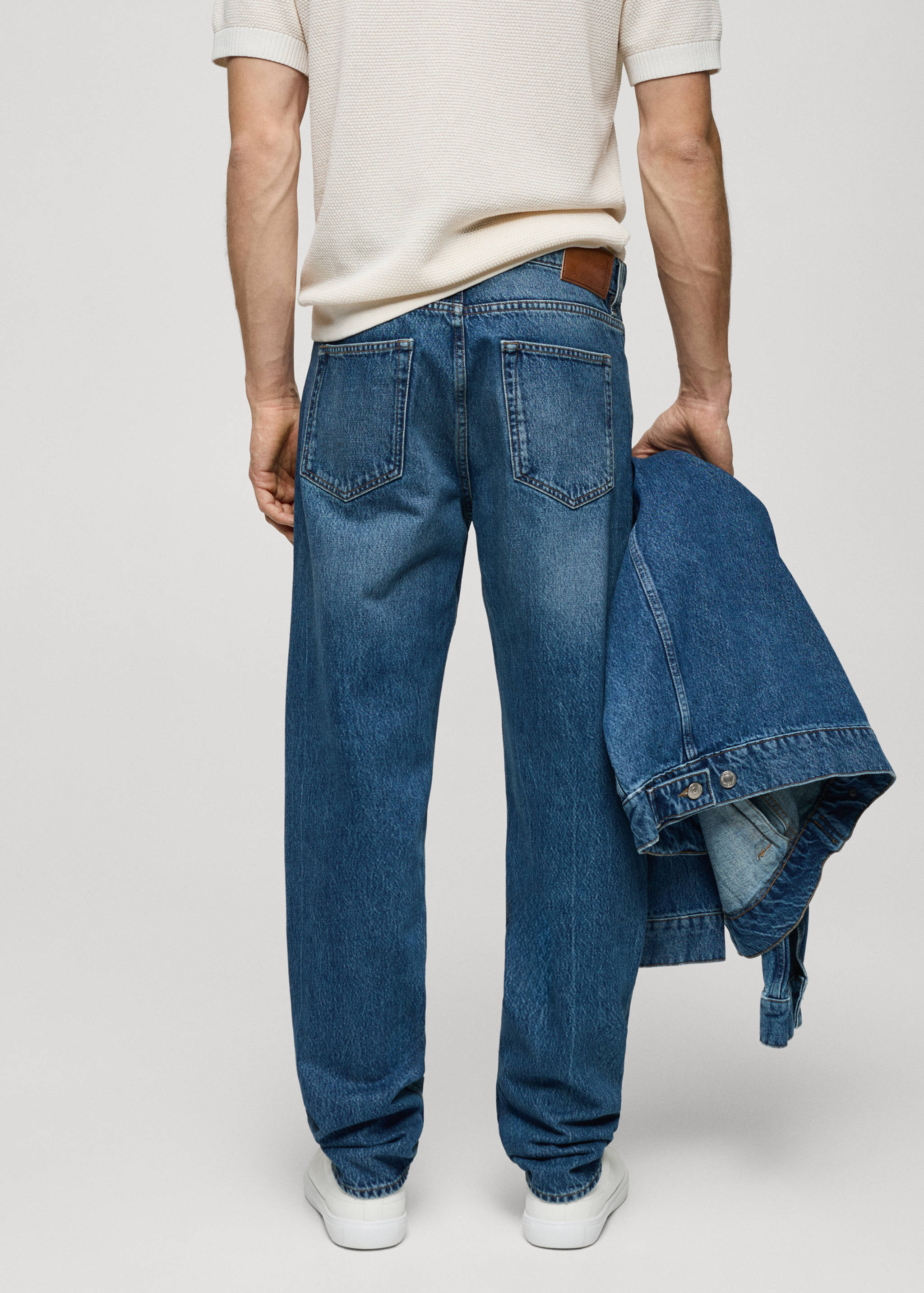 Straight-fit jeans met medium wassing - Achterkant van het artikel