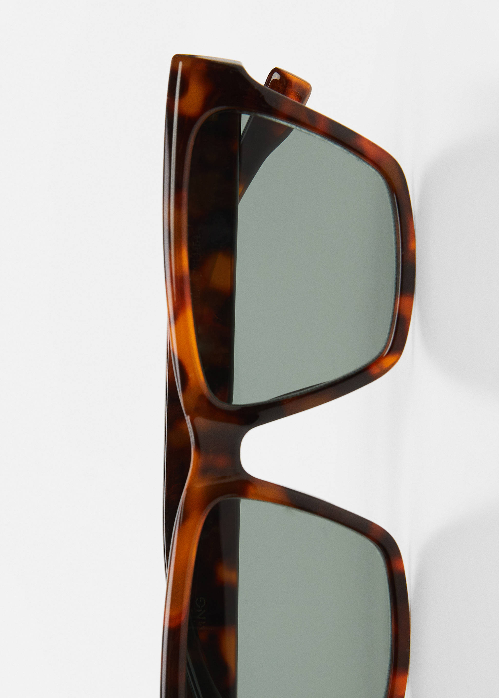 Resin frame sunglasses - Details of the article 2