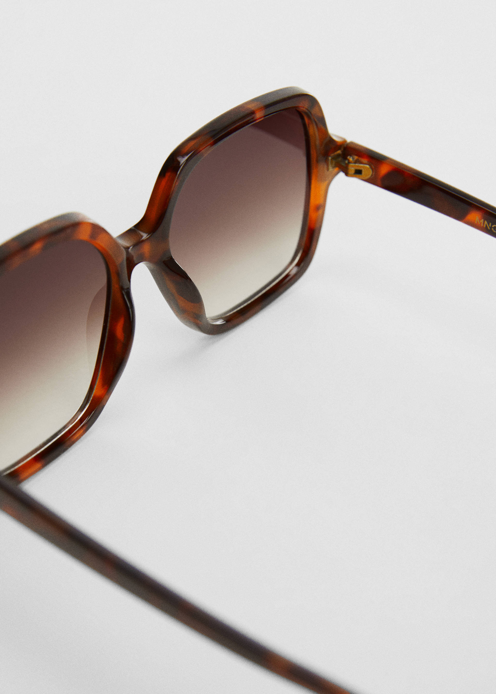 Square sunglasses - Details of the article 1