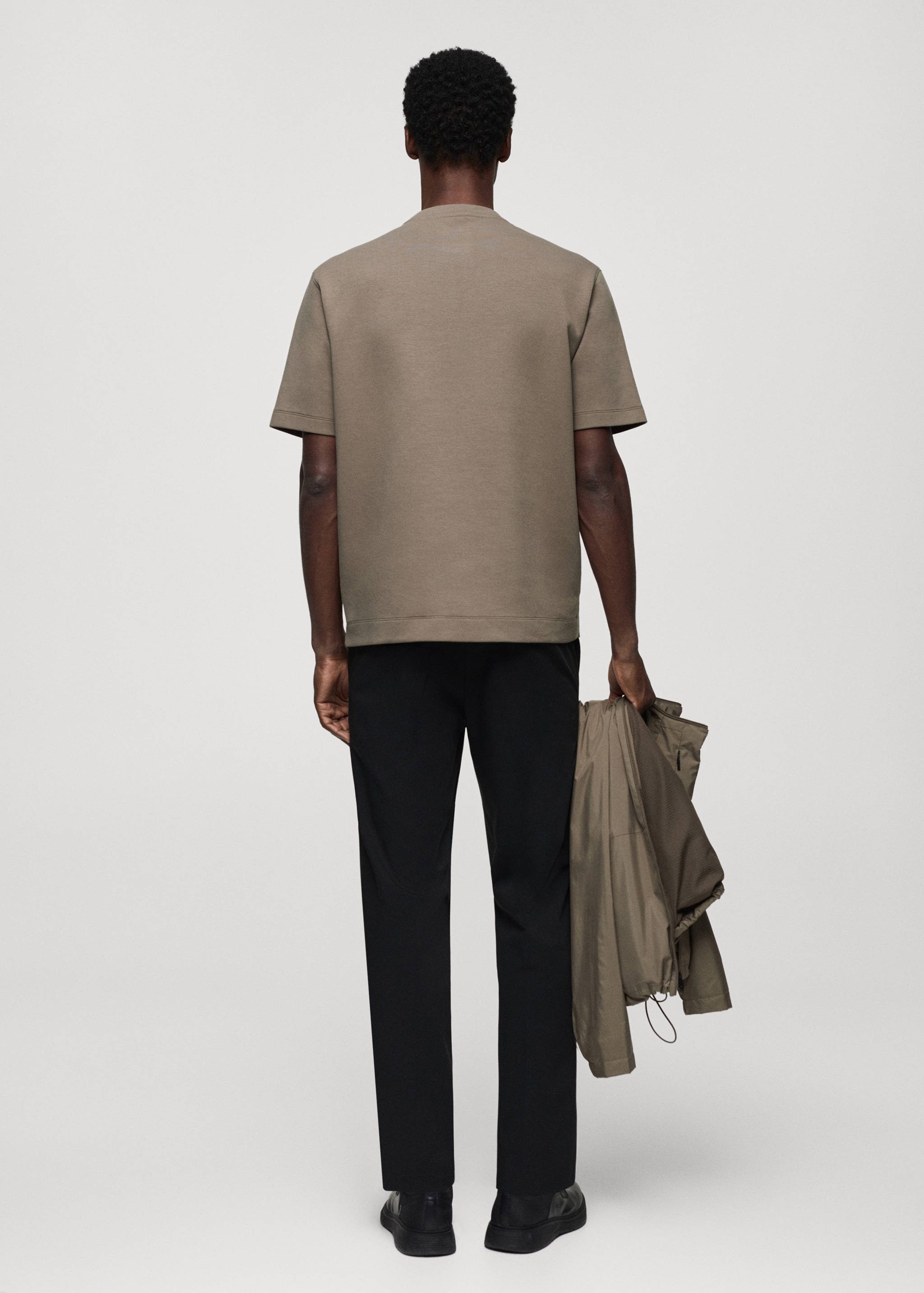 Плотная футболка из хлопка - Обратная сторона изделия