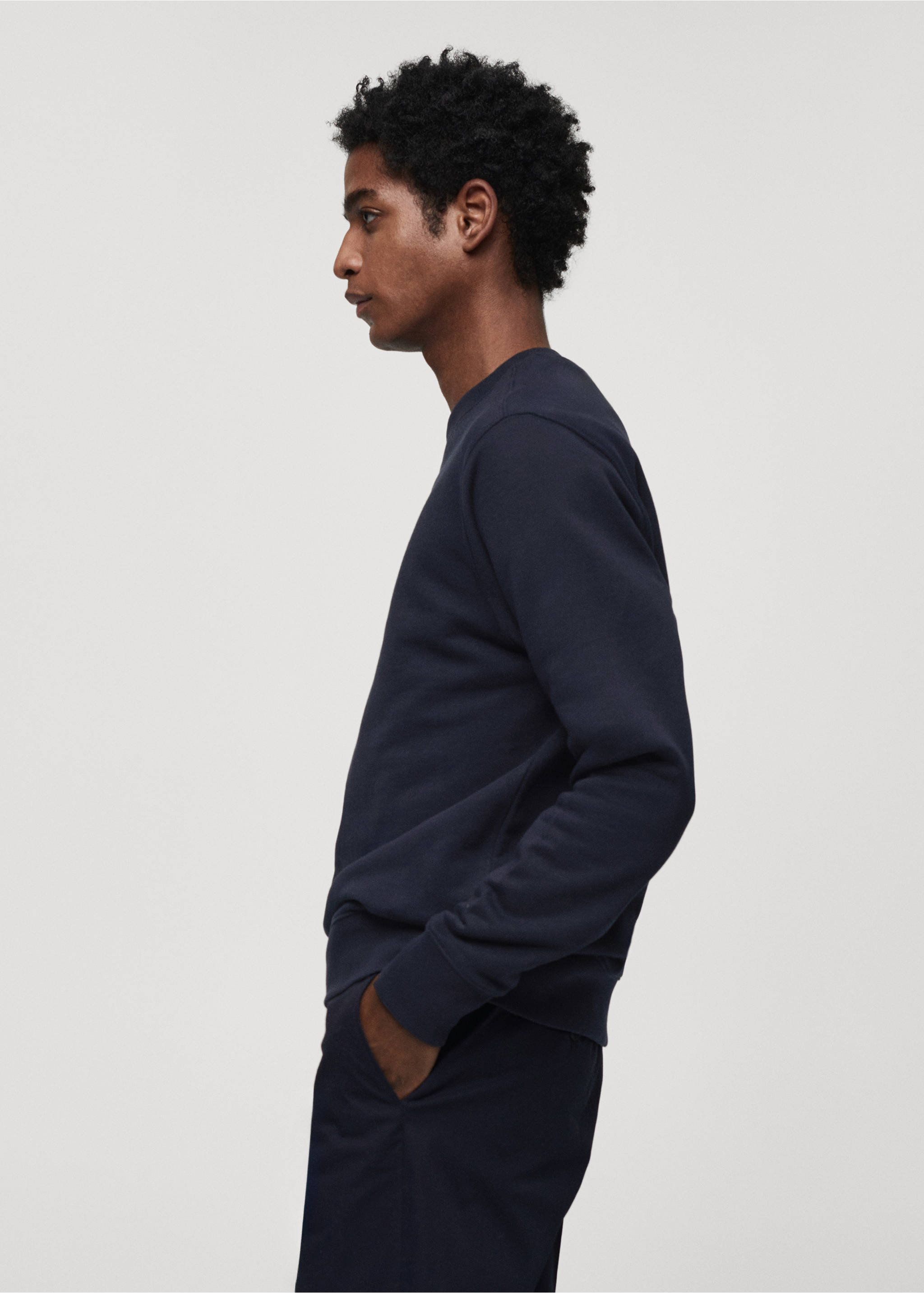 Sweat-shirt essentiel 100 % coton - Détail de l'article 2, Bleu marine foncé. Ref: 67014460-00.