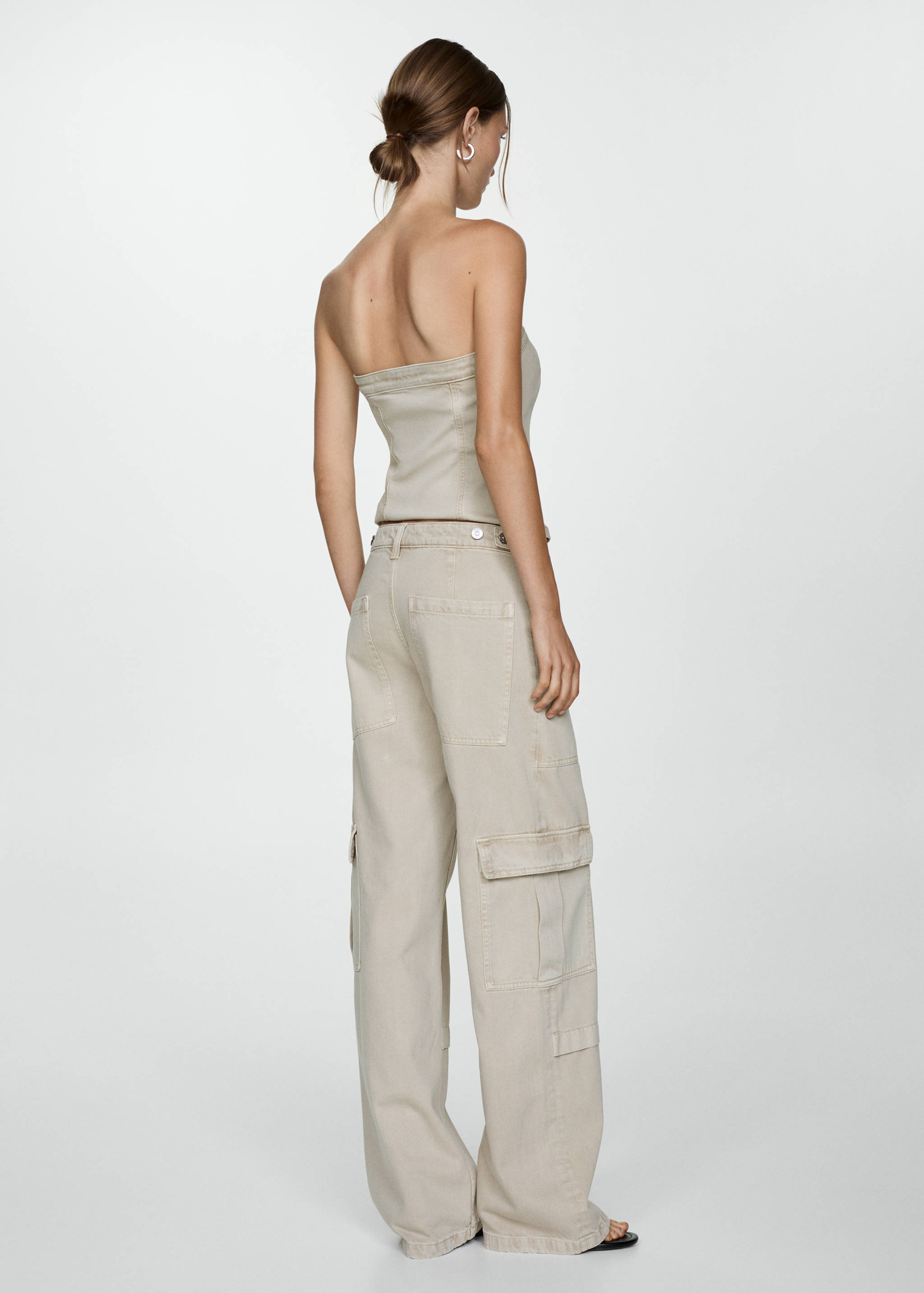 Джинсы карго с карманами - Обратная сторона изделия