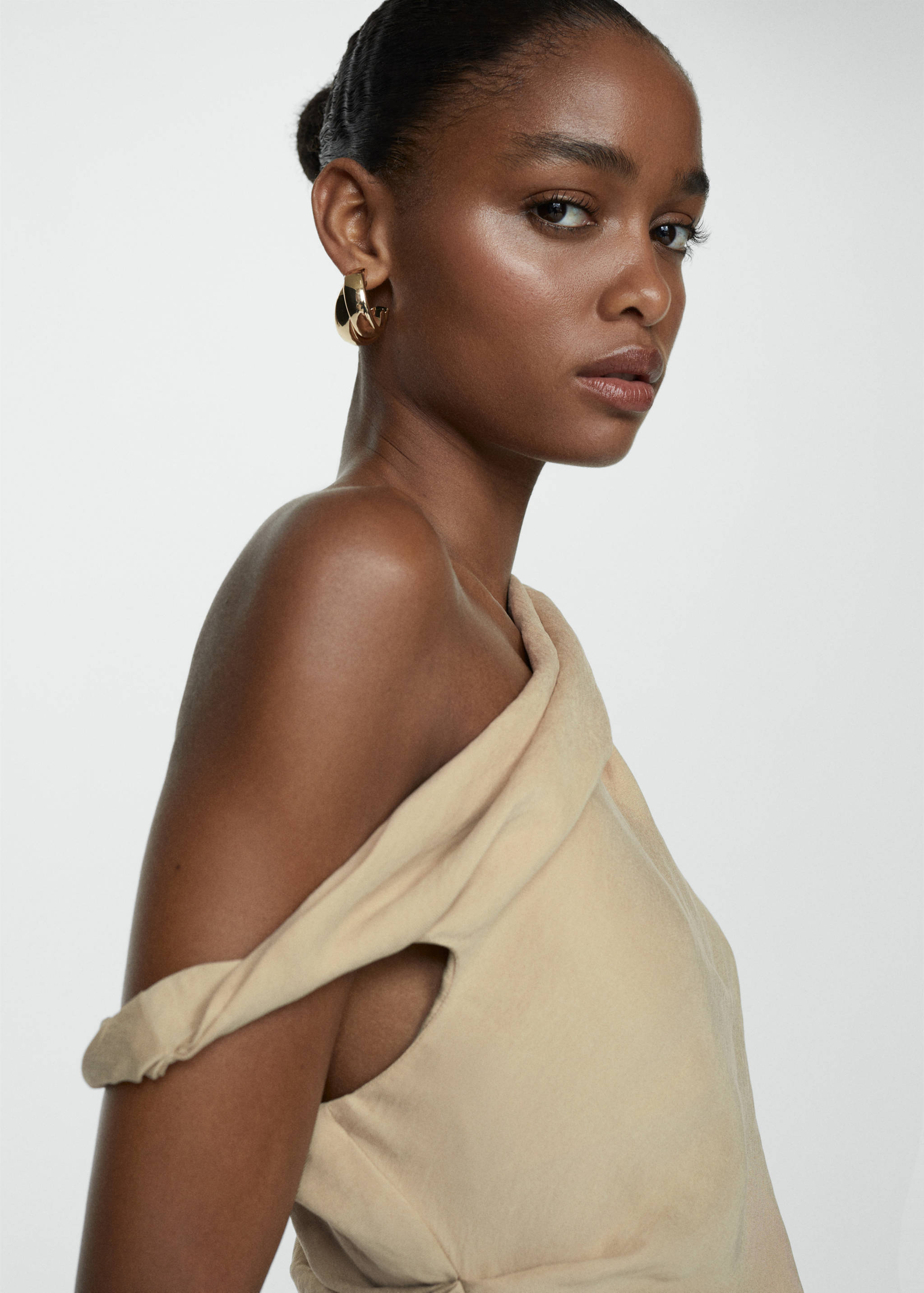 Asymmetric ruched top - Details of the article 1