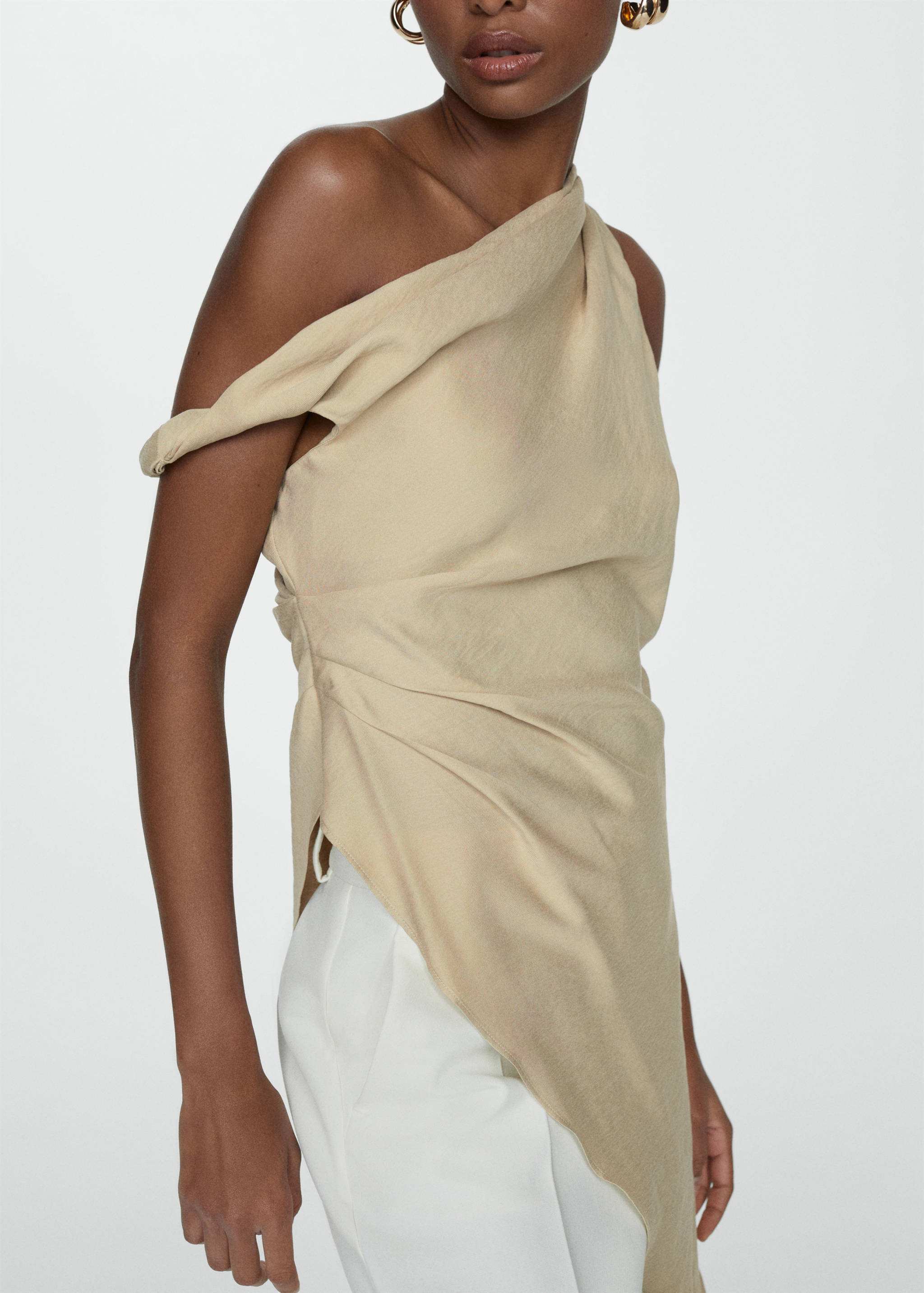 Asymmetric ruched top - Details of the article 6