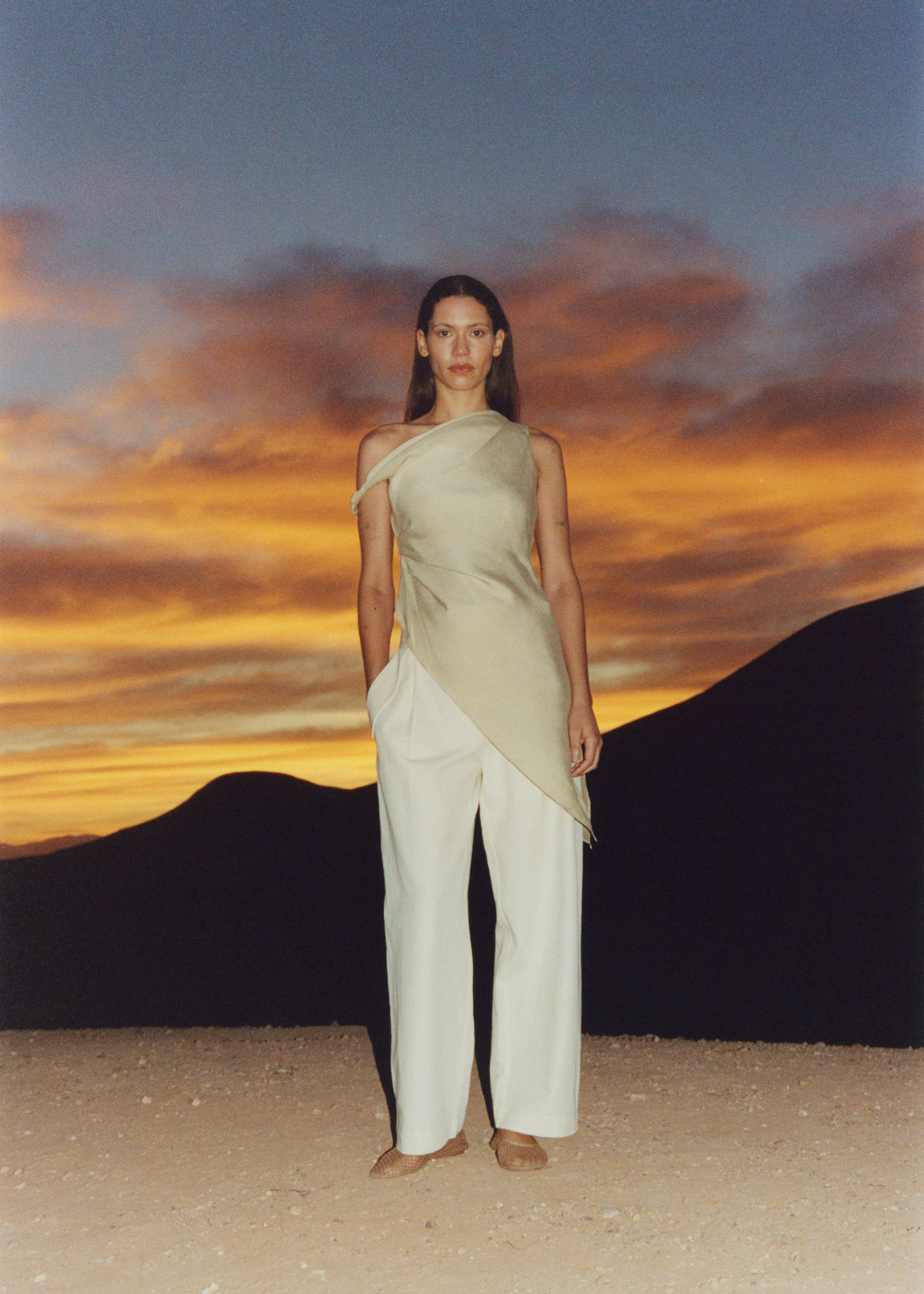 Asymmetric ruched top - Details of the article 9