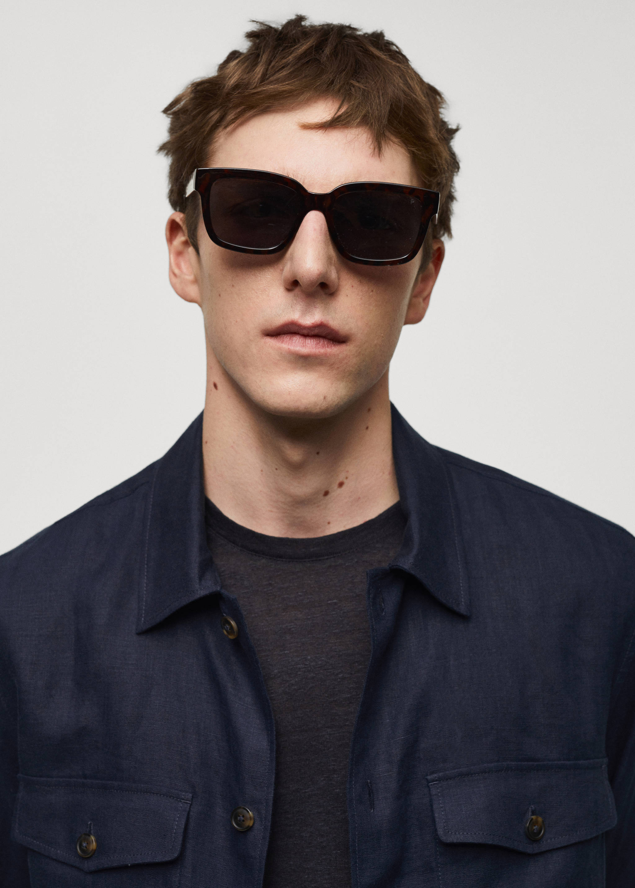 Sobrecamisa 100% lino bolsillos - Detalle del artículo 1