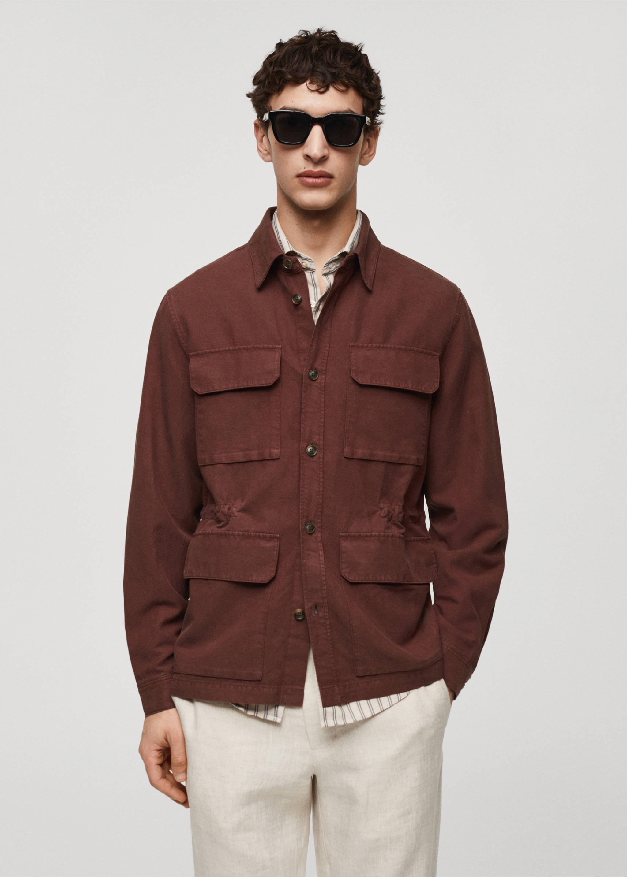 Sobrecamisa lino bolsillos - Plano medio, Burdeos. Ref: 67015981-00.