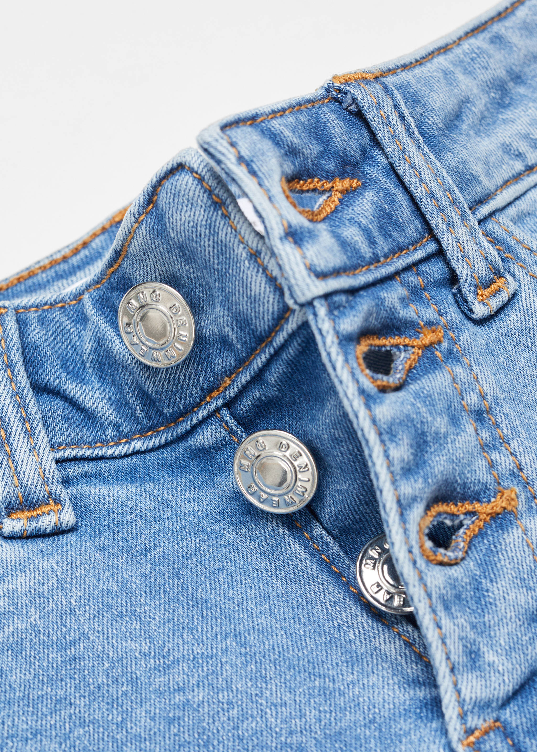 Denim shorts with buttons - Details of the article 8