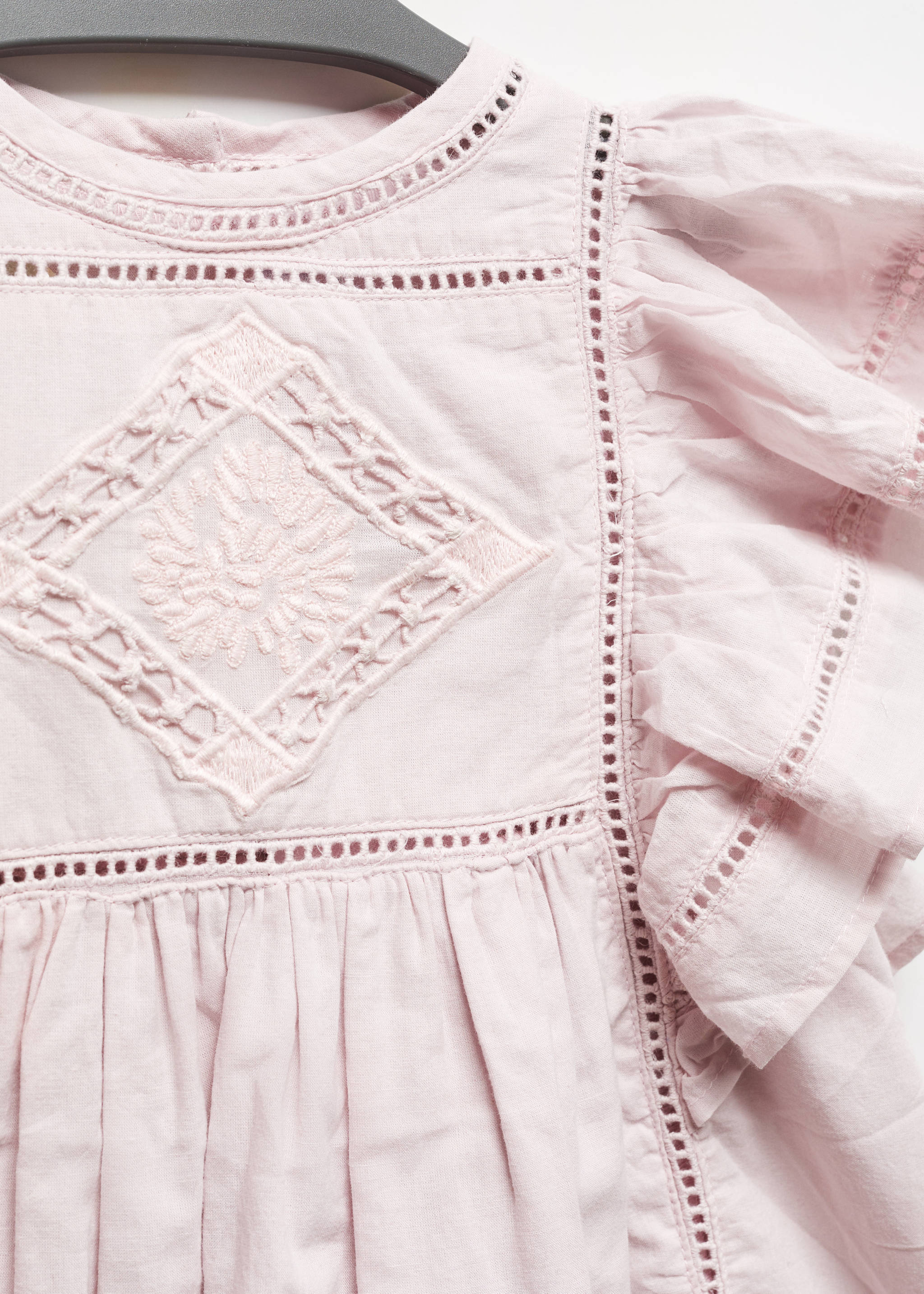 Robe brodée à volants - Détail de l'article 8