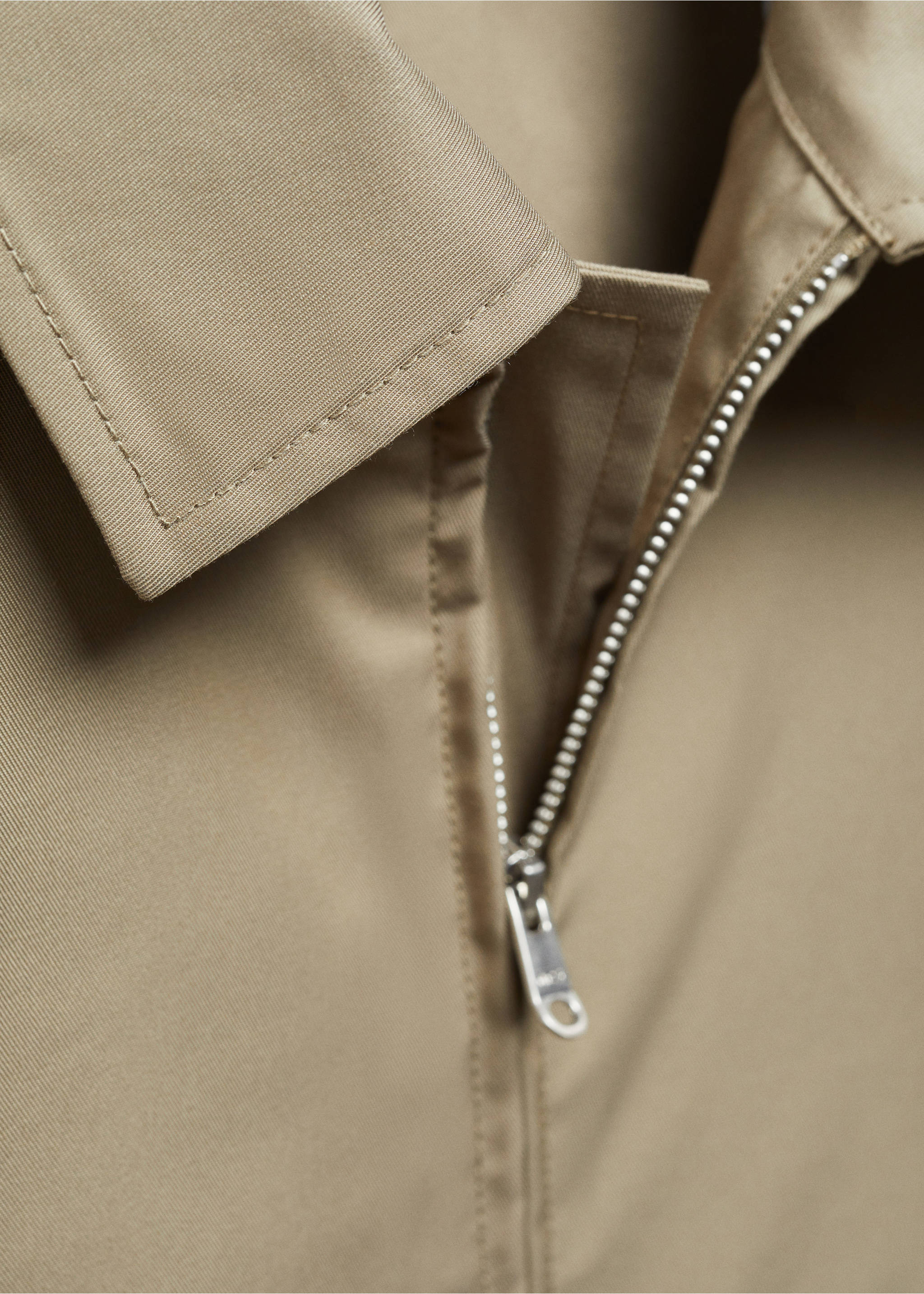 Bomber jacket with zip - Details of the article 8, Khaki. Ref: 67016314-00.