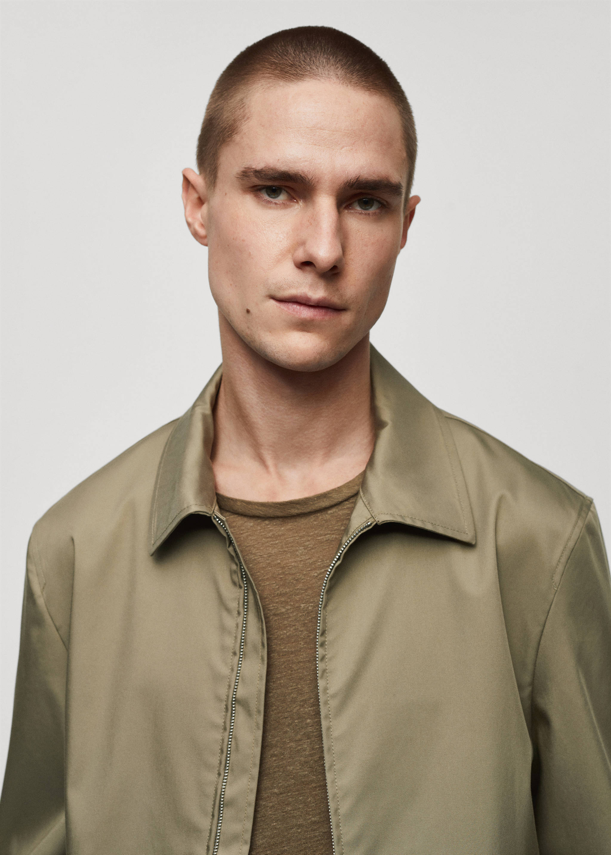 Bomber jacket with zip - Details of the article 3