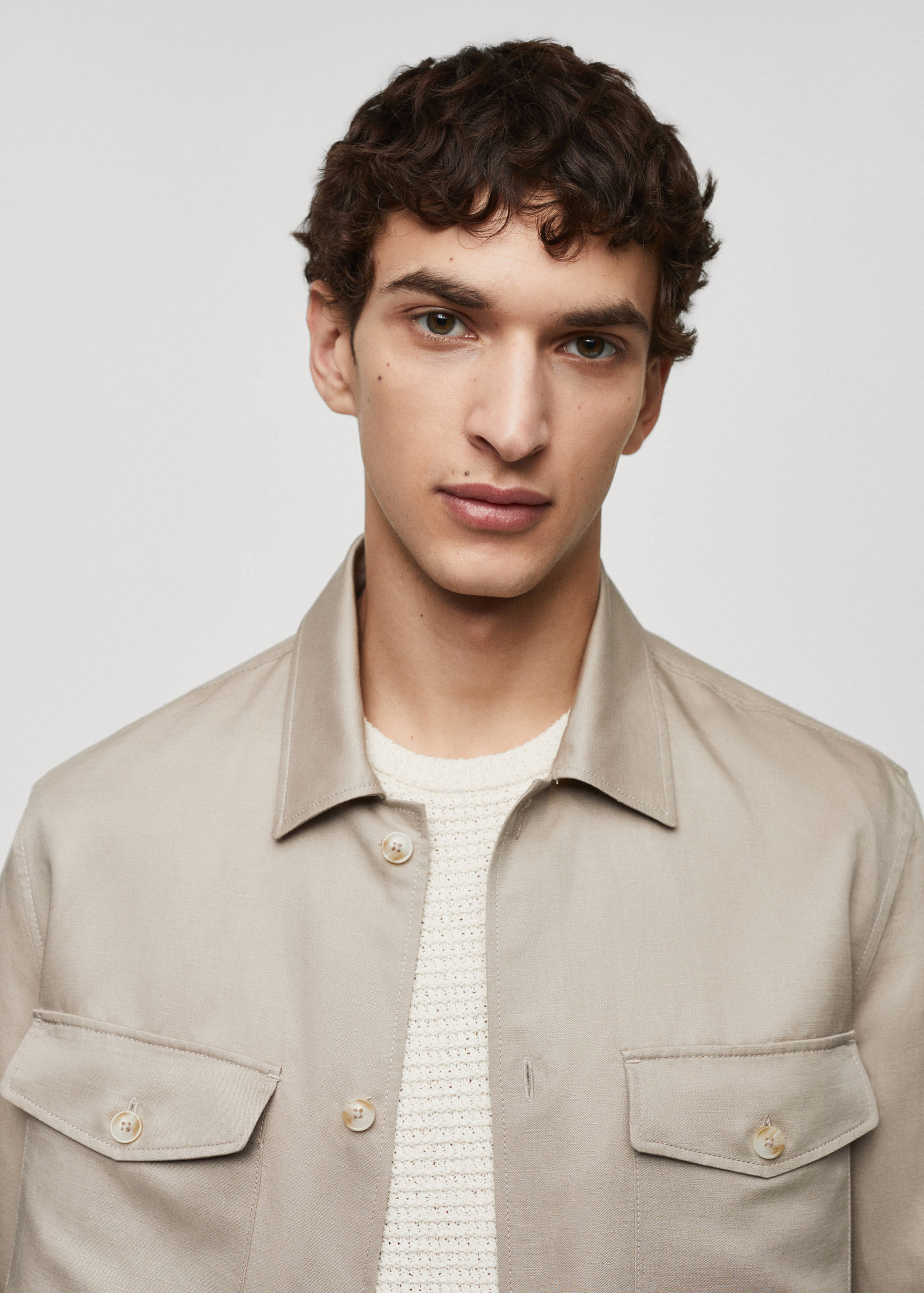 Linen overshirt with pockets - Details of the article 1